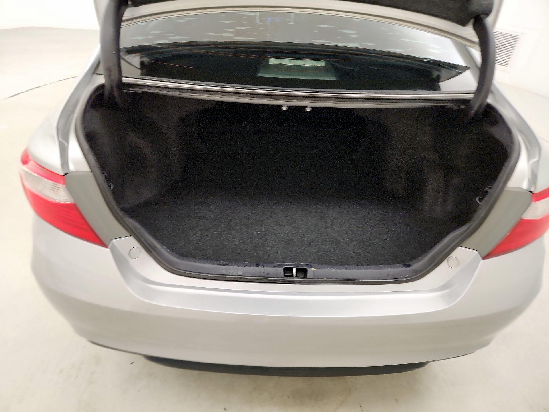 Thumbnail: 2016 Toyota Camry - 20