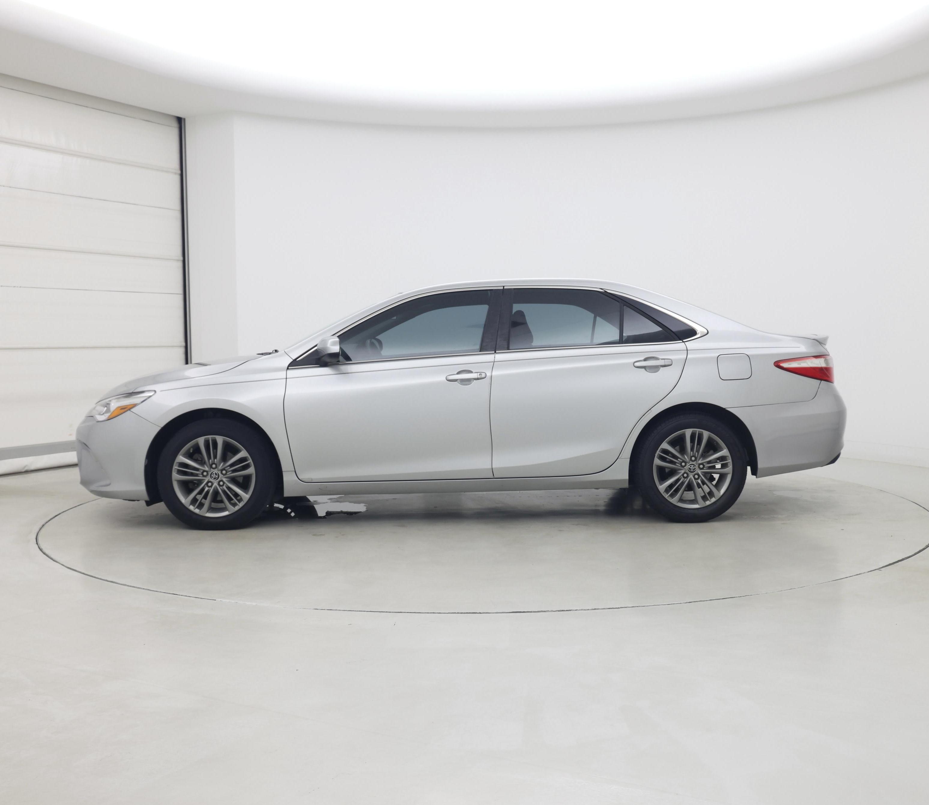 Thumbnail: 2016 Toyota Camry - 3