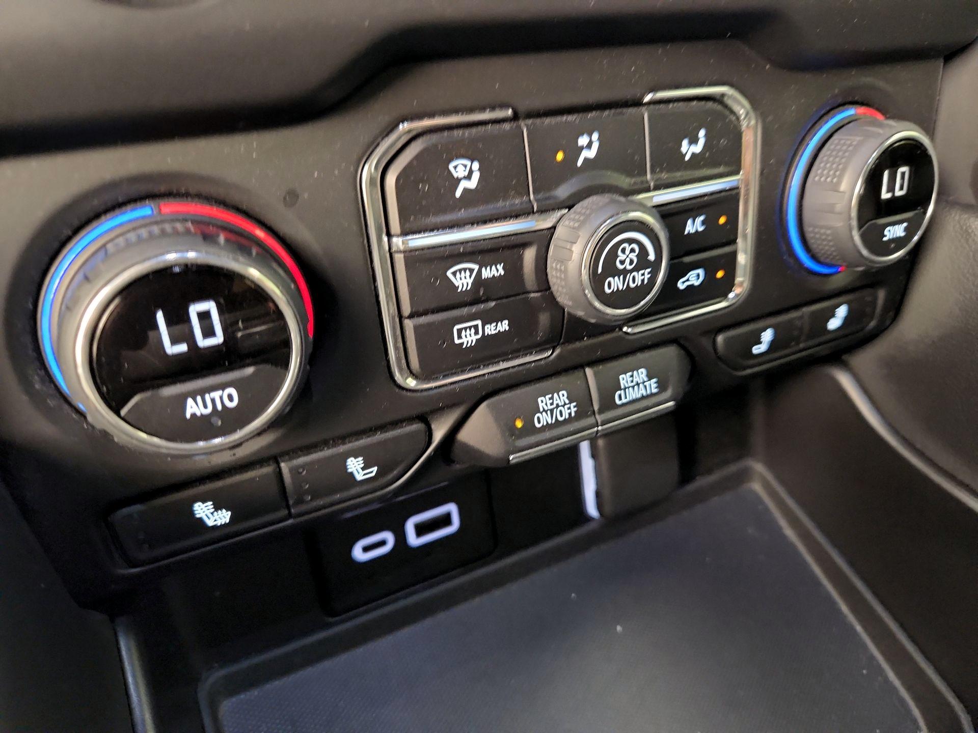 Thumbnail: 2023 Chevrolet Tahoe - 17