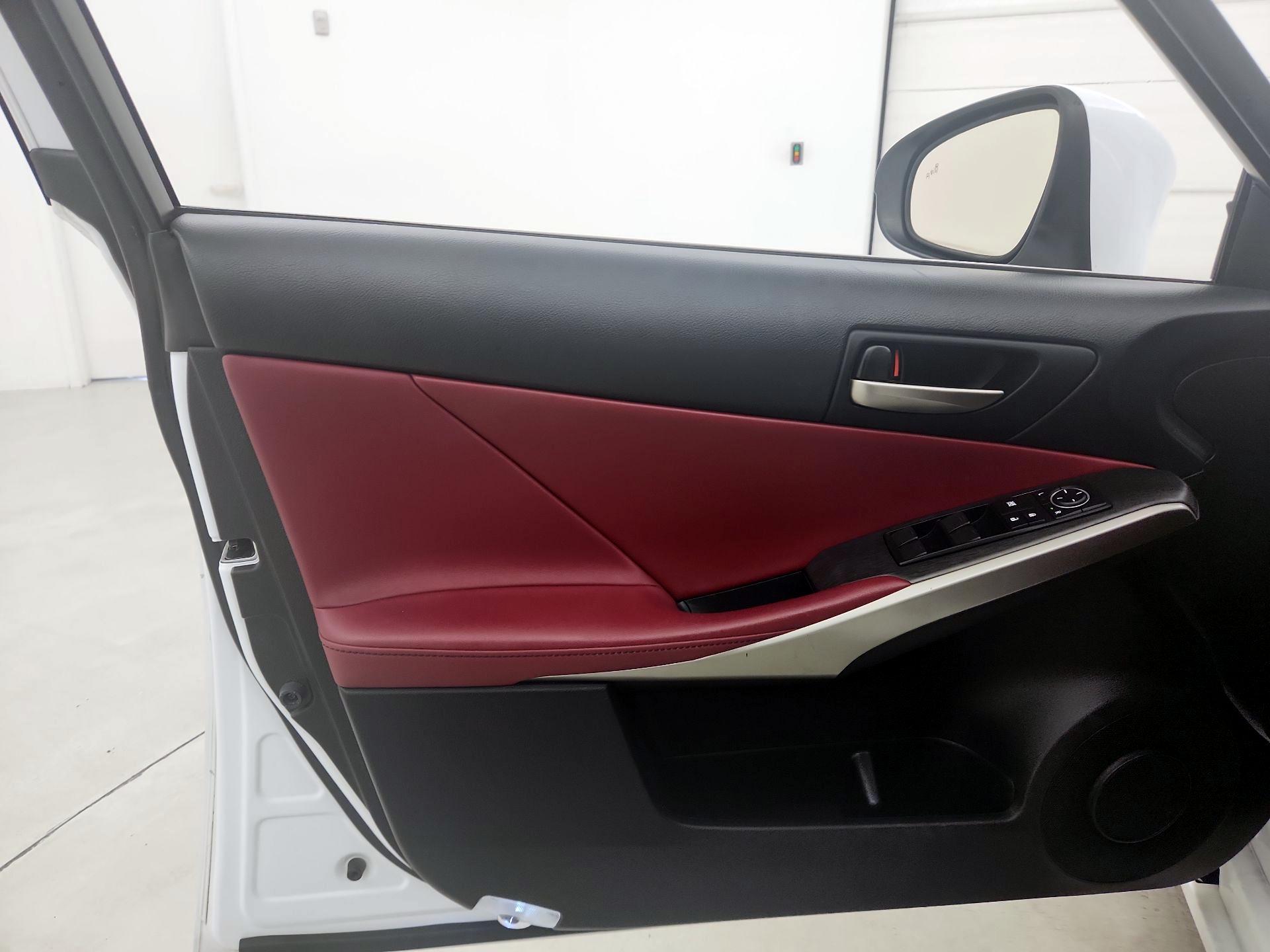 Thumbnail: 2020 Lexus IS - 12