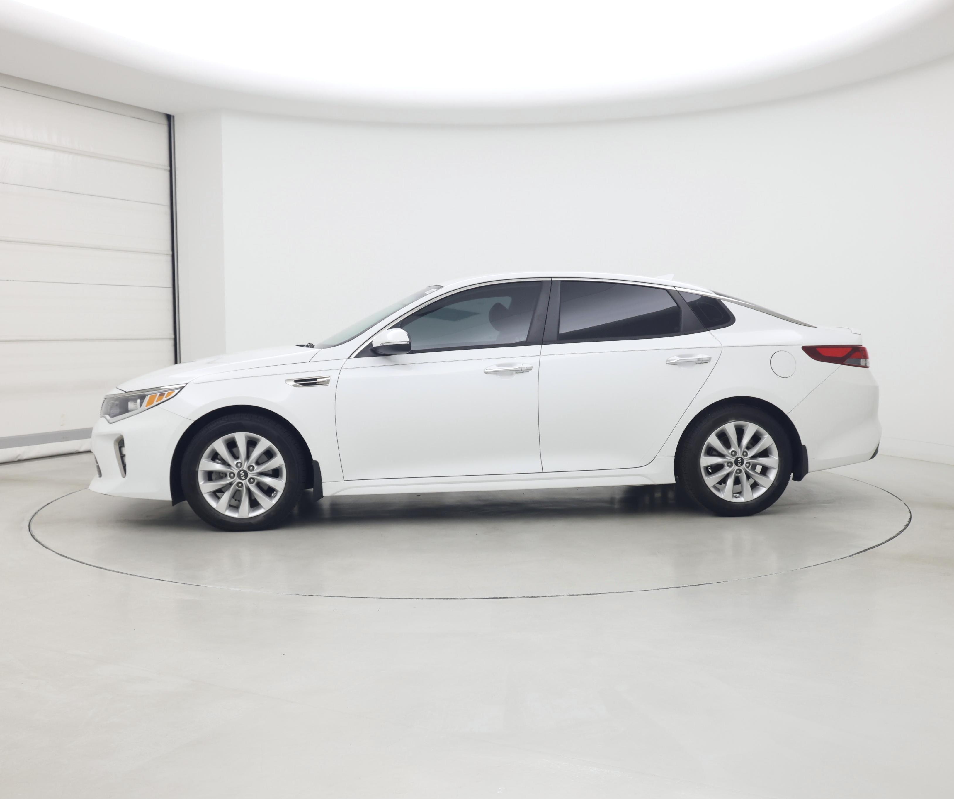 Thumbnail: 2018 Kia Optima - 3