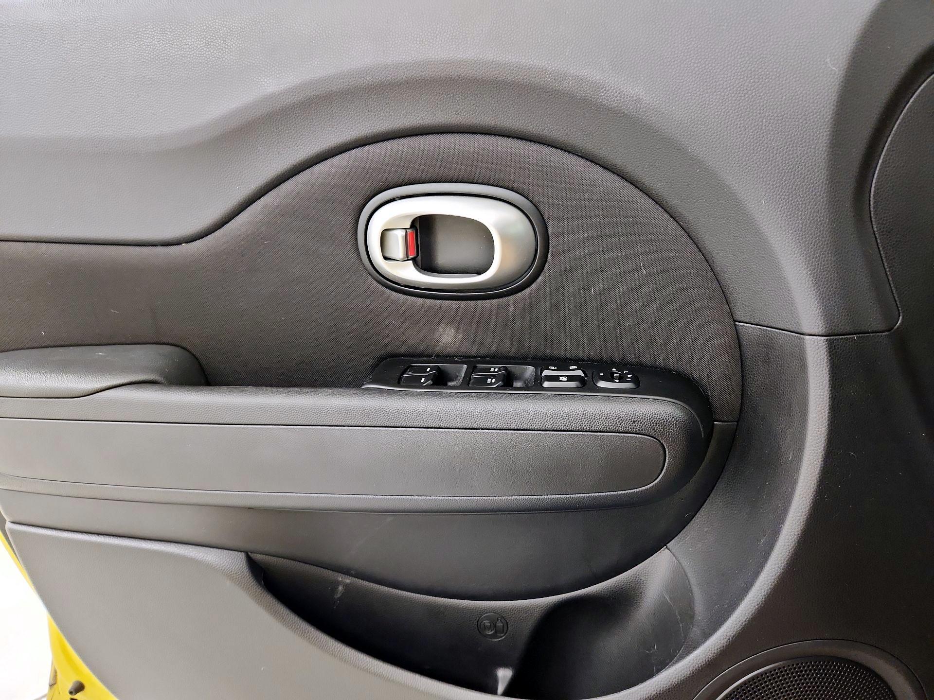 Thumbnail: 2015 Kia Soul - 12
