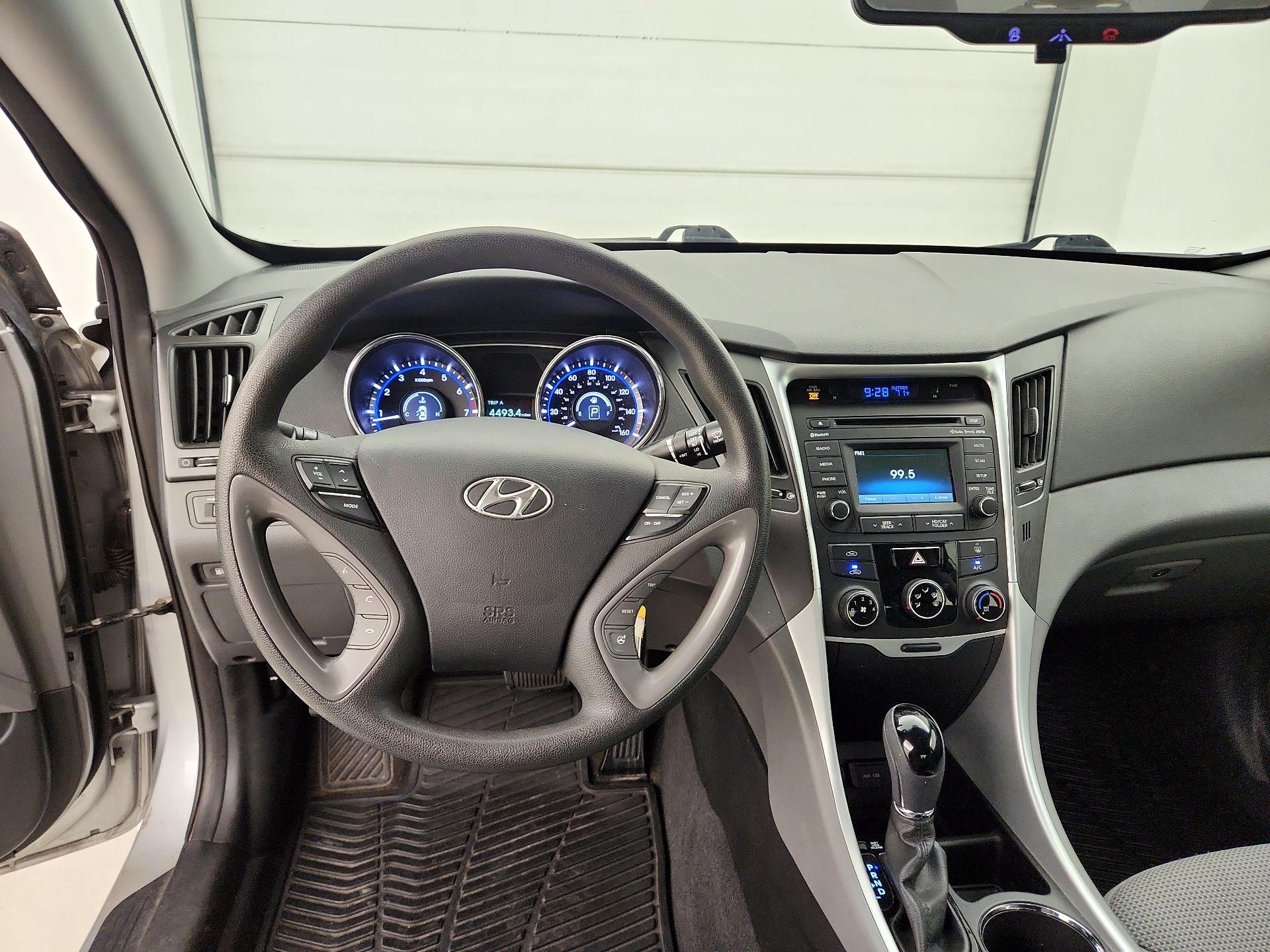 Thumbnail: 2014 Hyundai Sonata - 10