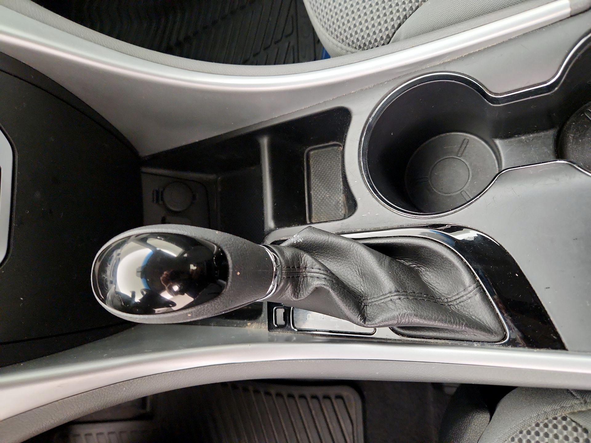 Thumbnail: 2014 Hyundai Sonata - 17