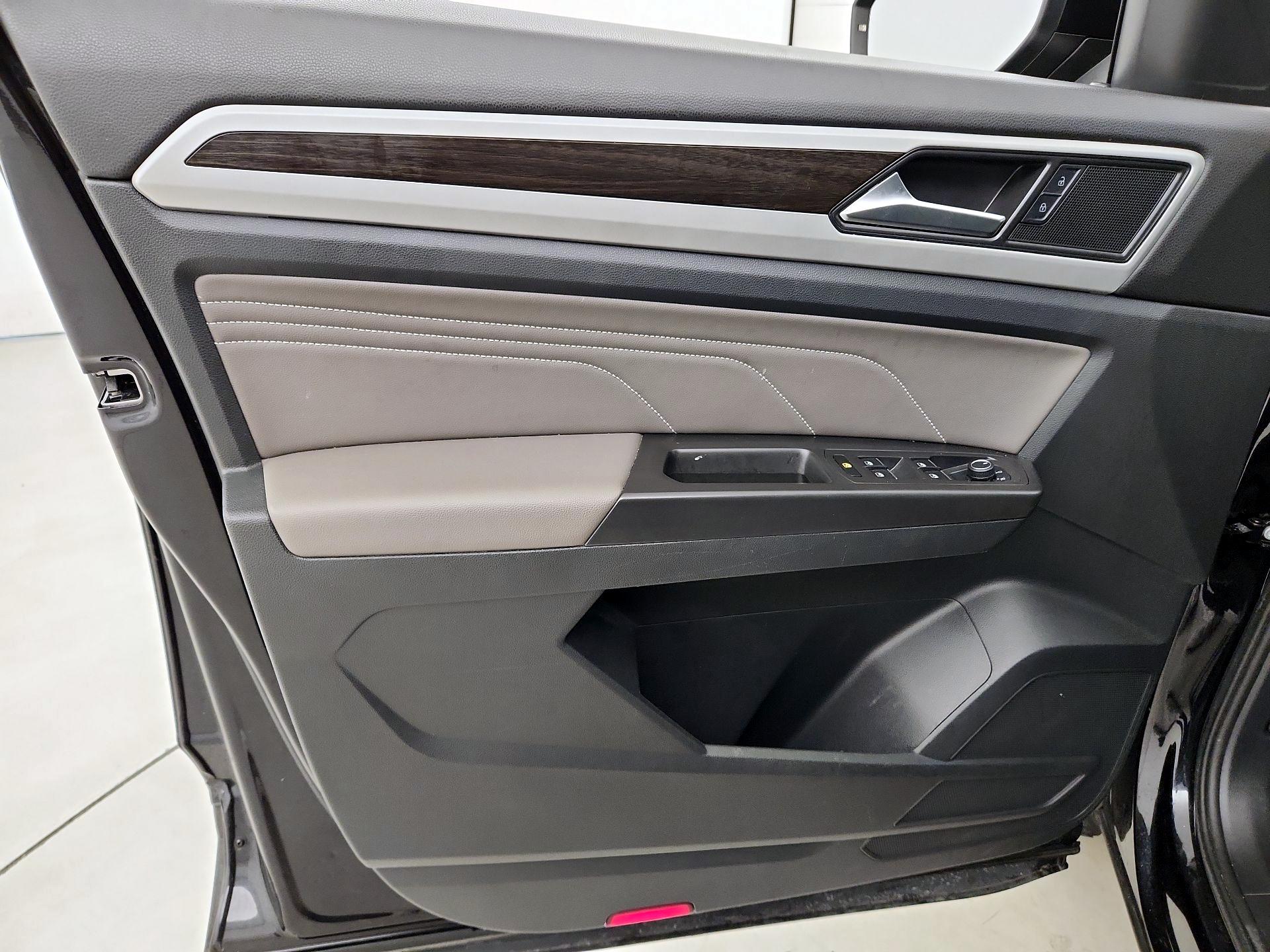 Thumbnail: 2022 Volkswagen Atlas - 12