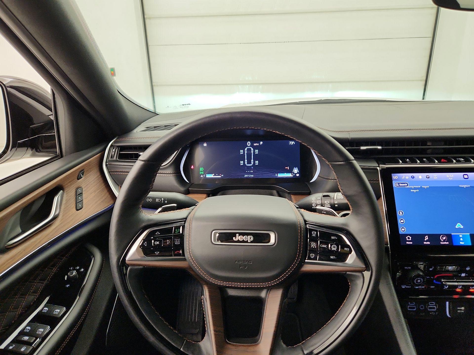 Thumbnail: 2022 Jeep Grand Cherokee - 10
