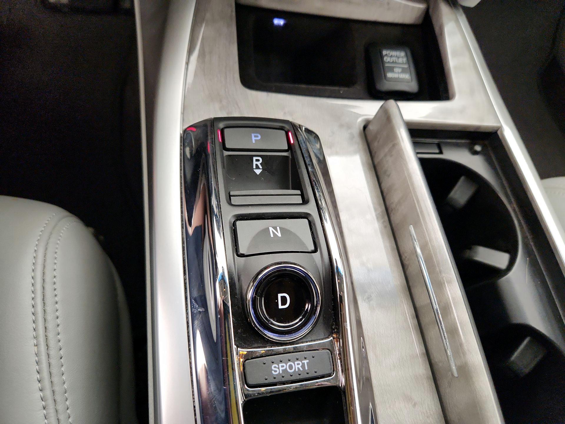 Thumbnail: 2018 Acura RLX - 18