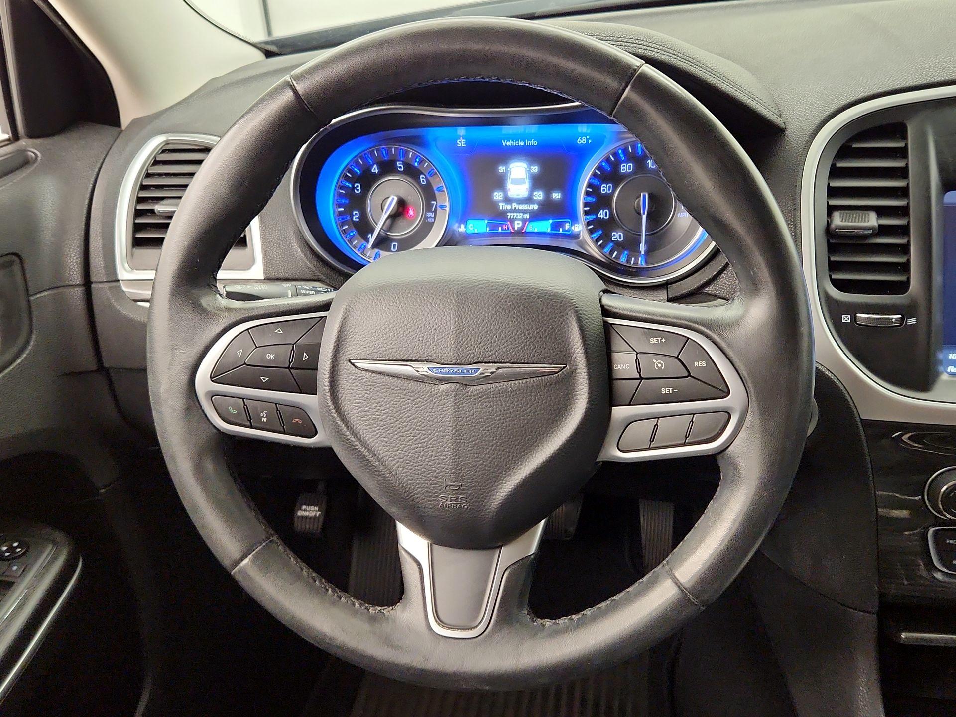 Thumbnail: 2019 Chrysler 300 - 10