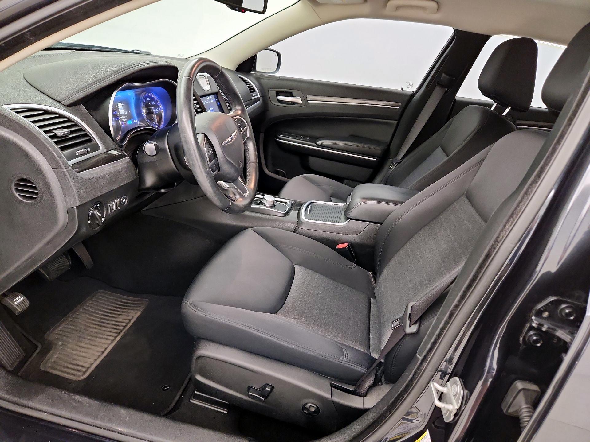 Thumbnail: 2019 Chrysler 300 - 11