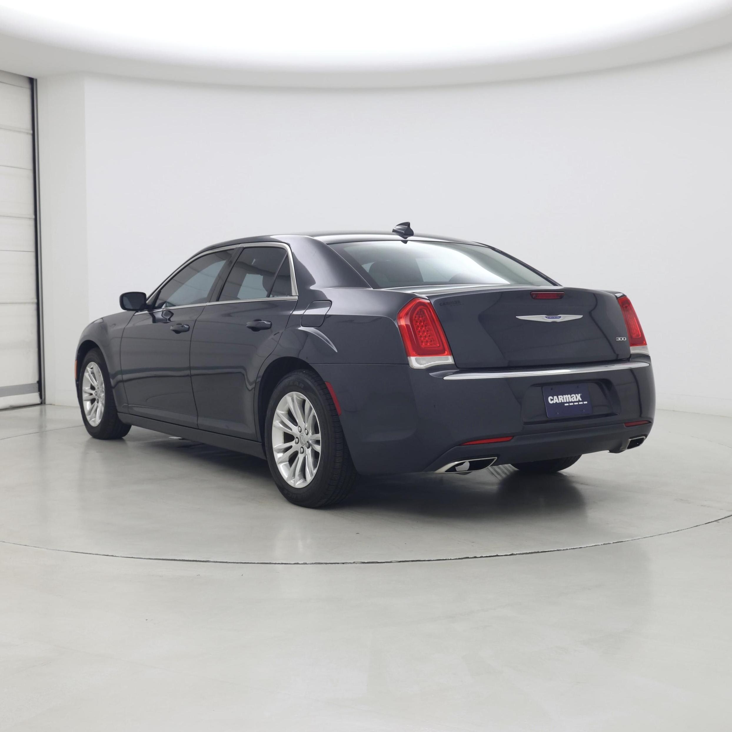 Thumbnail: 2019 Chrysler 300 - 2