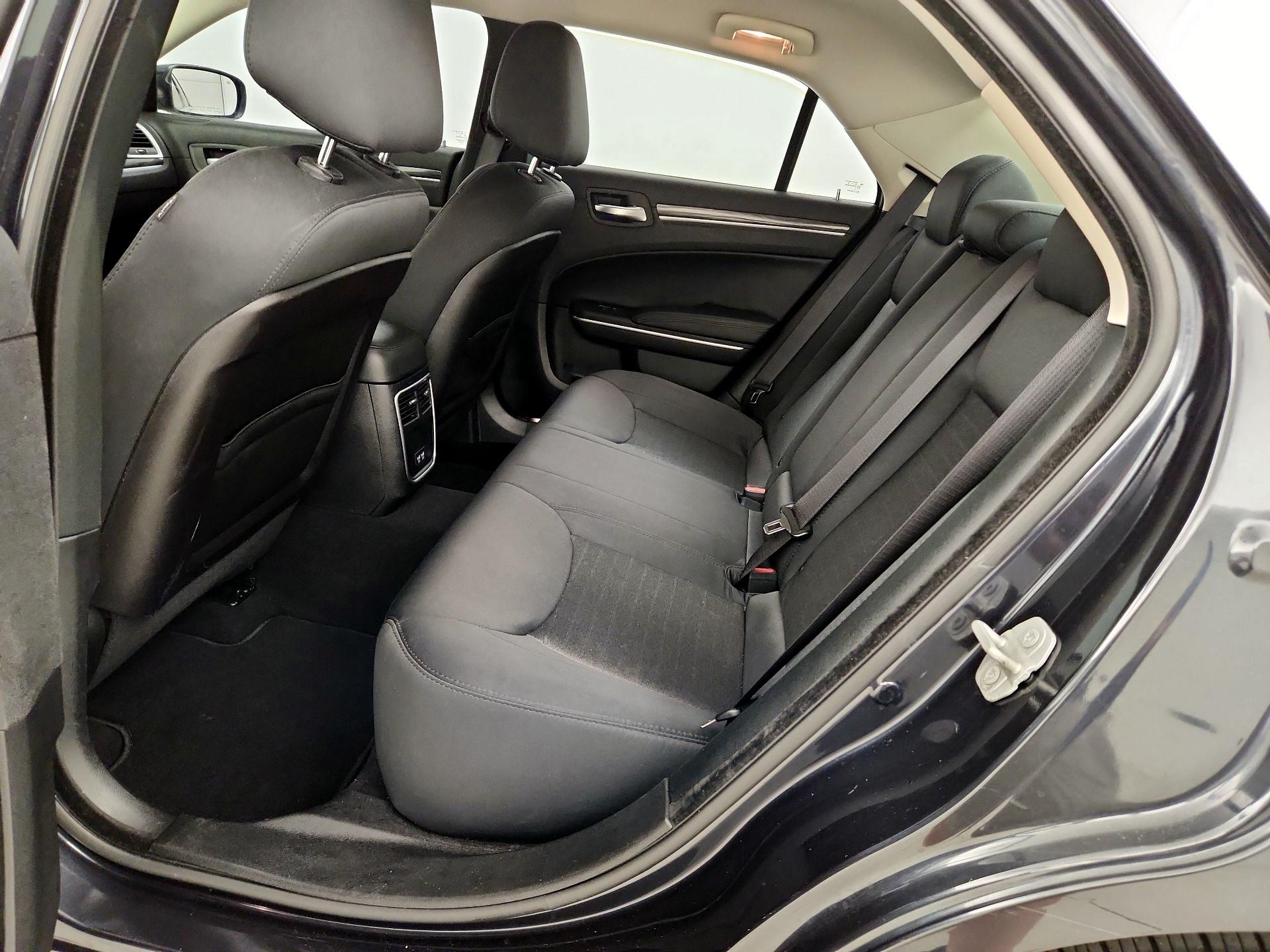 Thumbnail: 2019 Chrysler 300 - 19