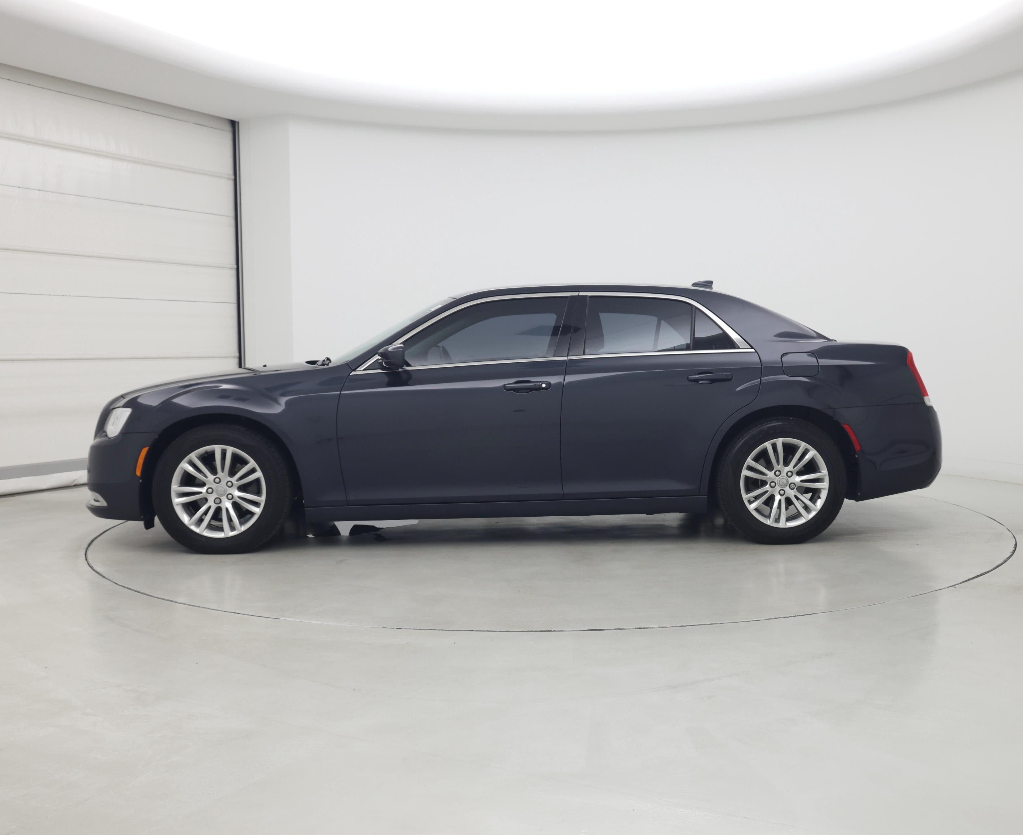 Thumbnail: 2019 Chrysler 300 - 3