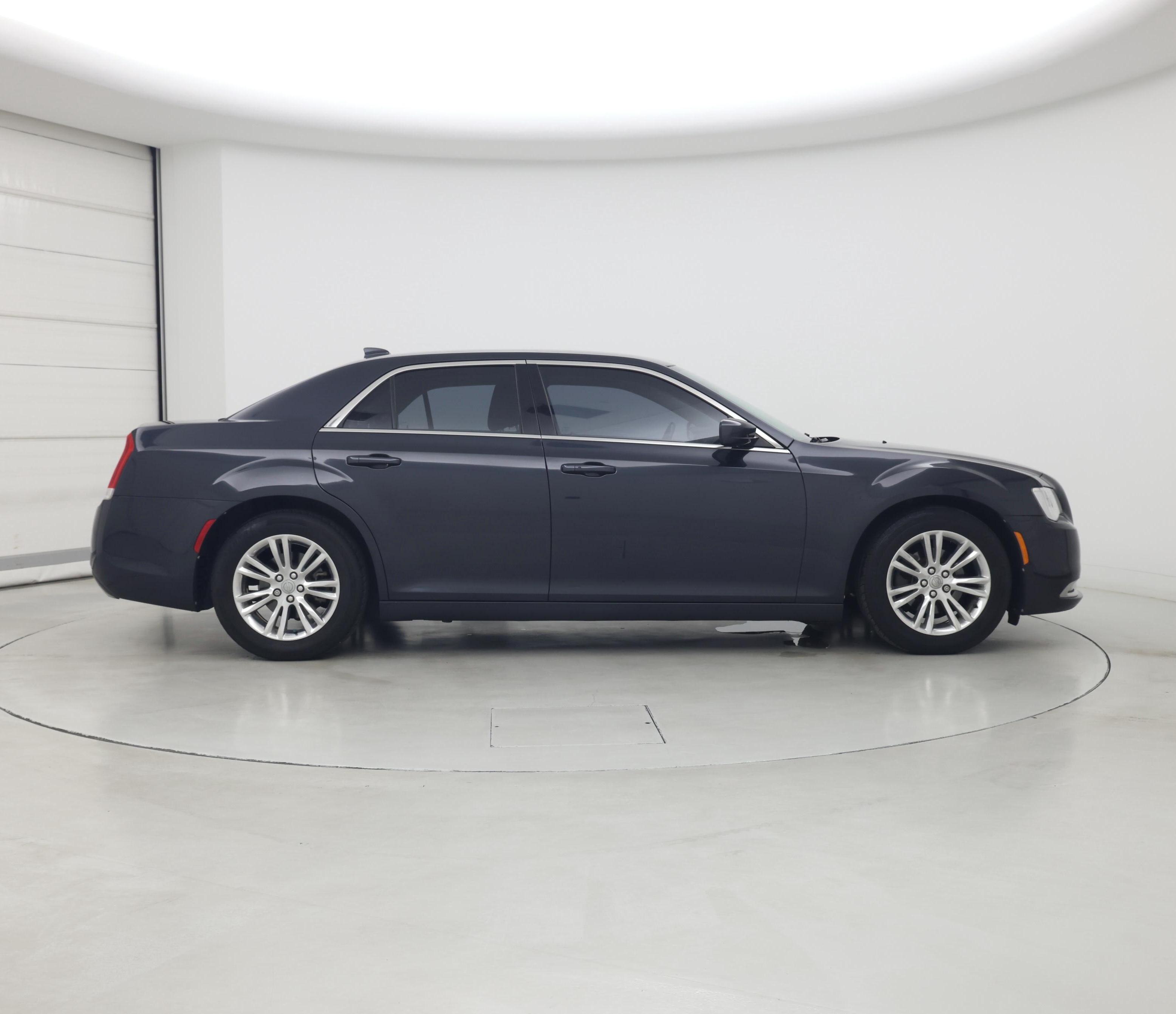 Thumbnail: 2019 Chrysler 300 - 7