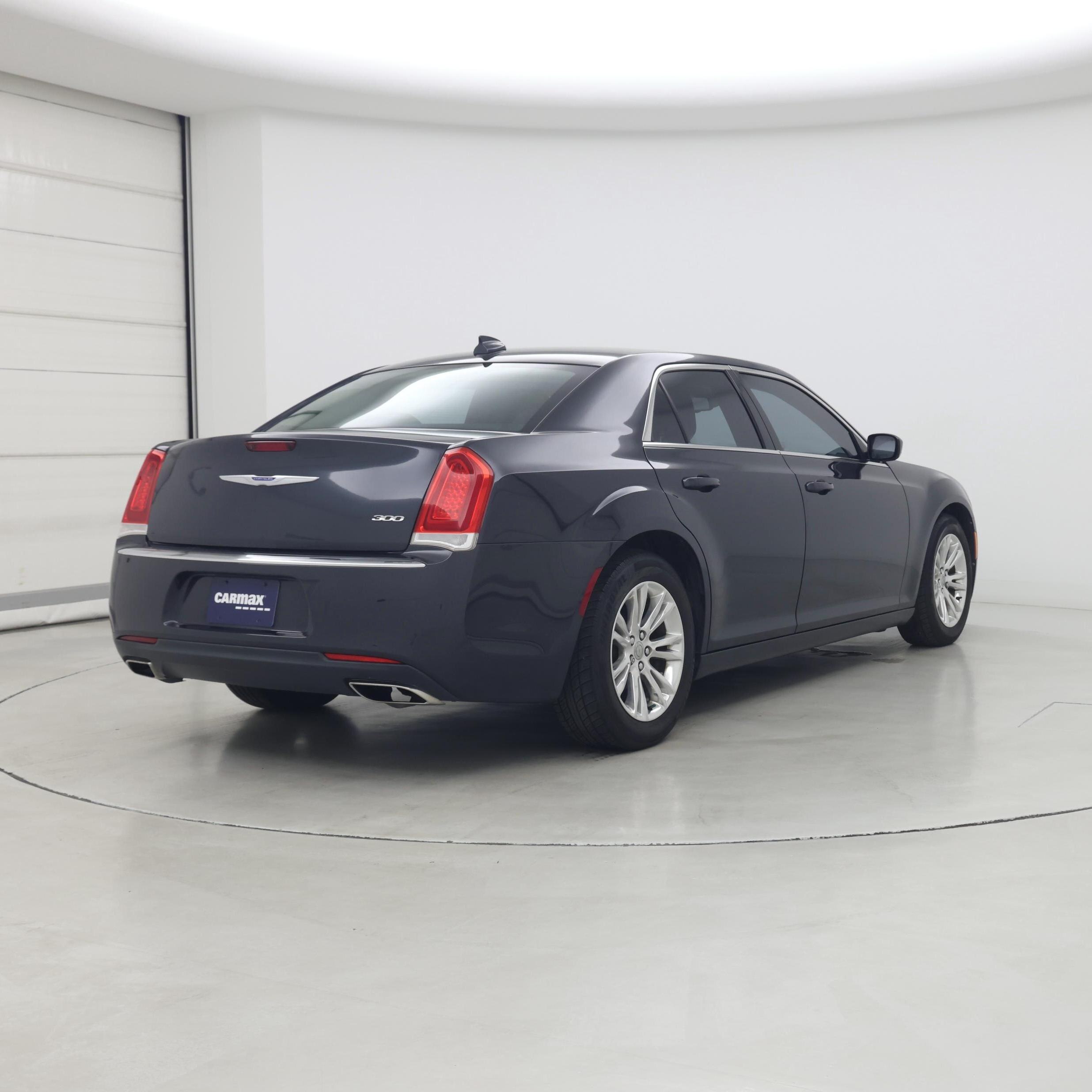 Thumbnail: 2019 Chrysler 300 - 8
