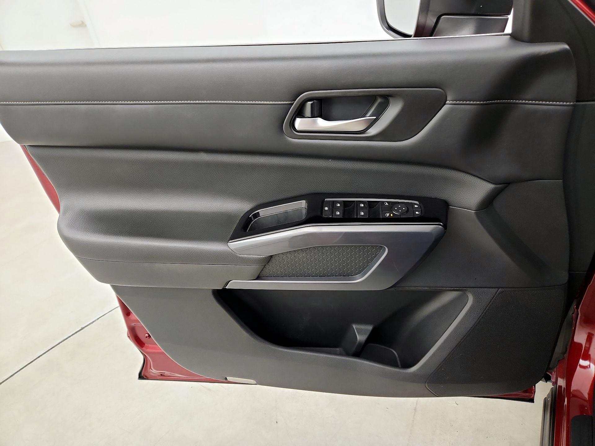 Thumbnail: 2022 Nissan Pathfinder - 12