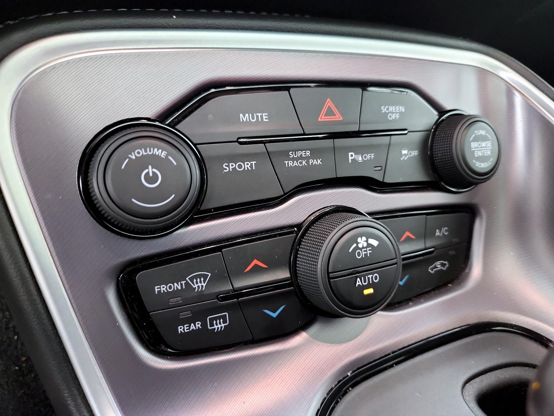 Thumbnail: 2020 Dodge Challenger - 17