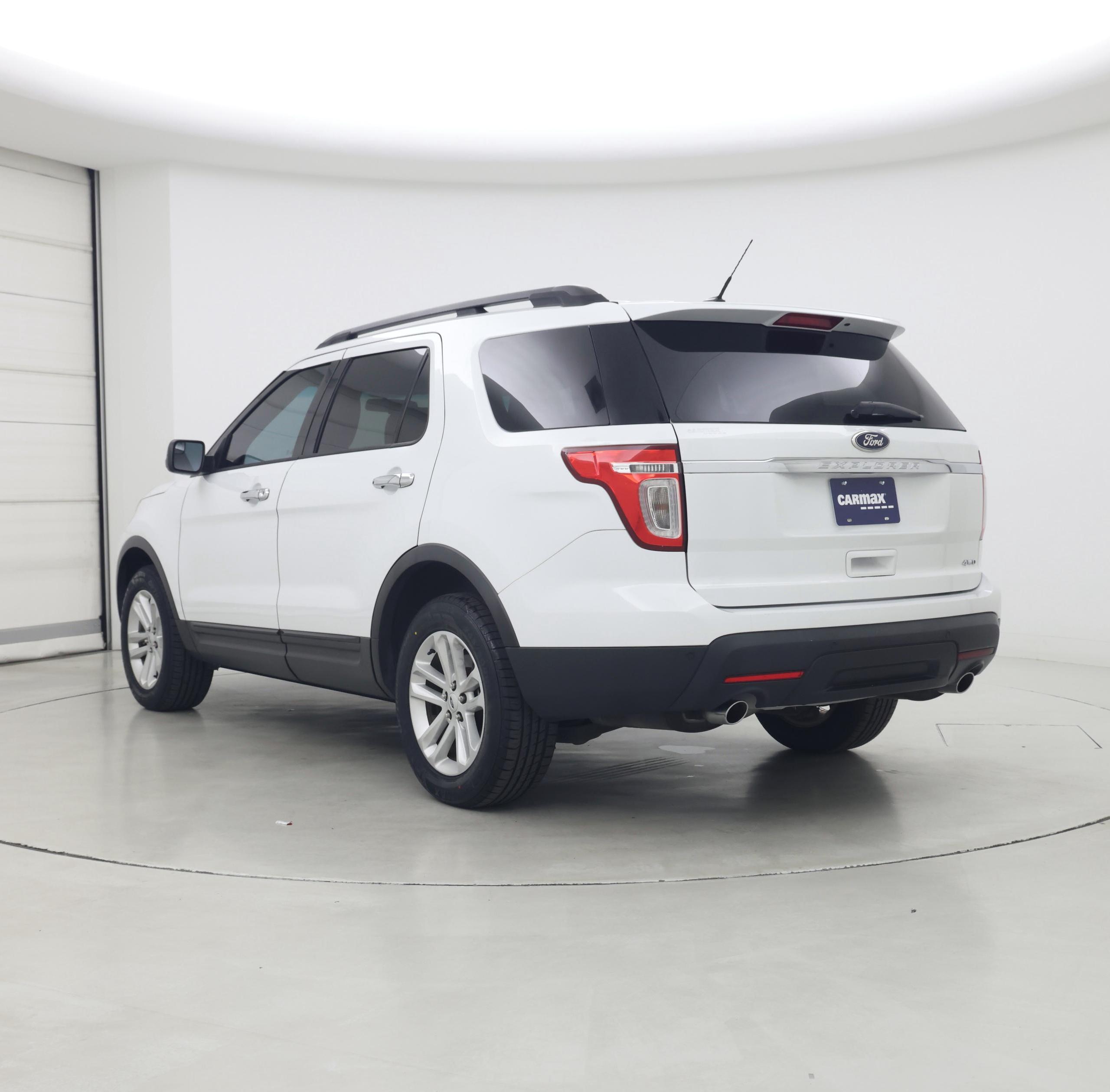 Thumbnail: 2015 Ford Explorer - 2