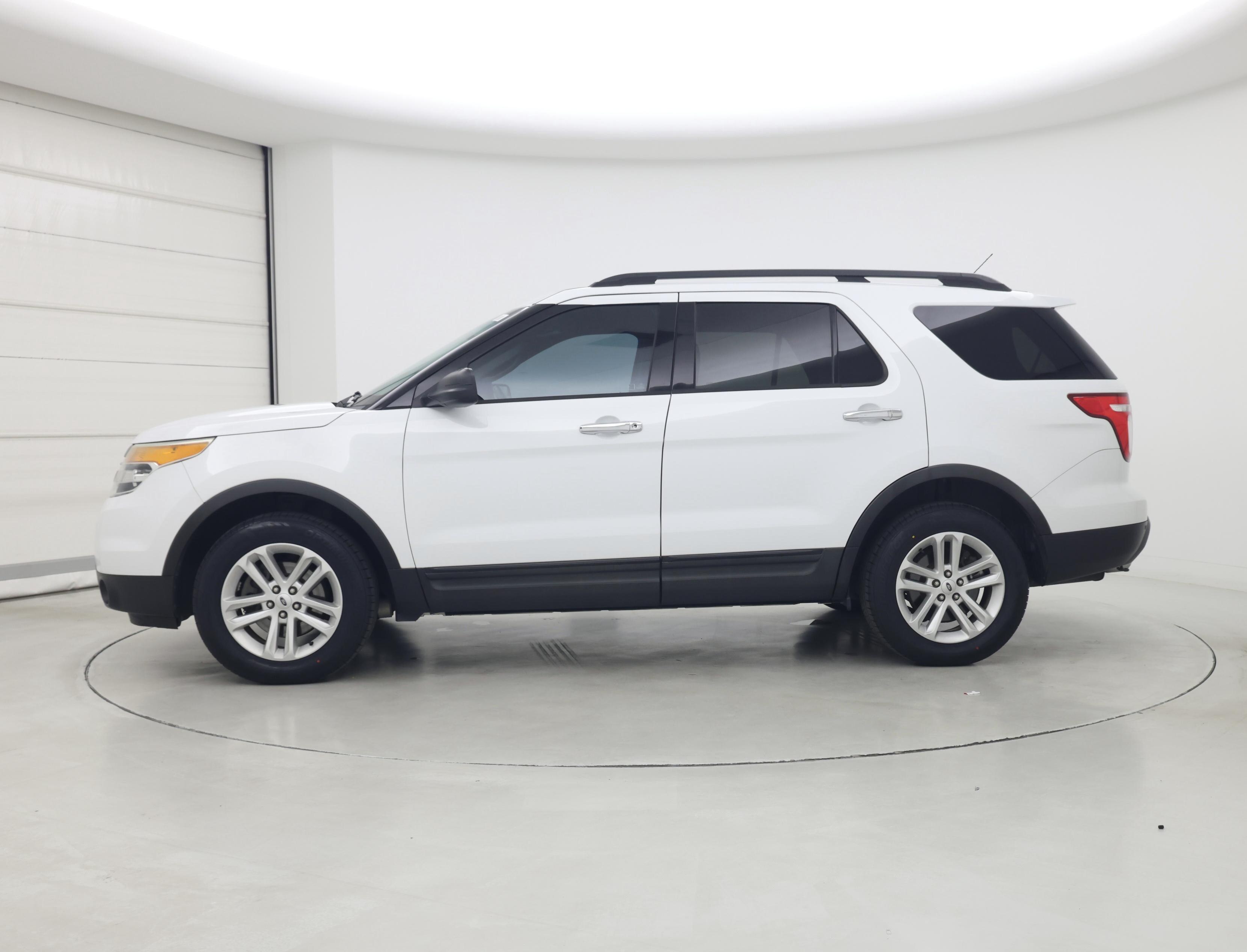 Thumbnail: 2015 Ford Explorer - 3