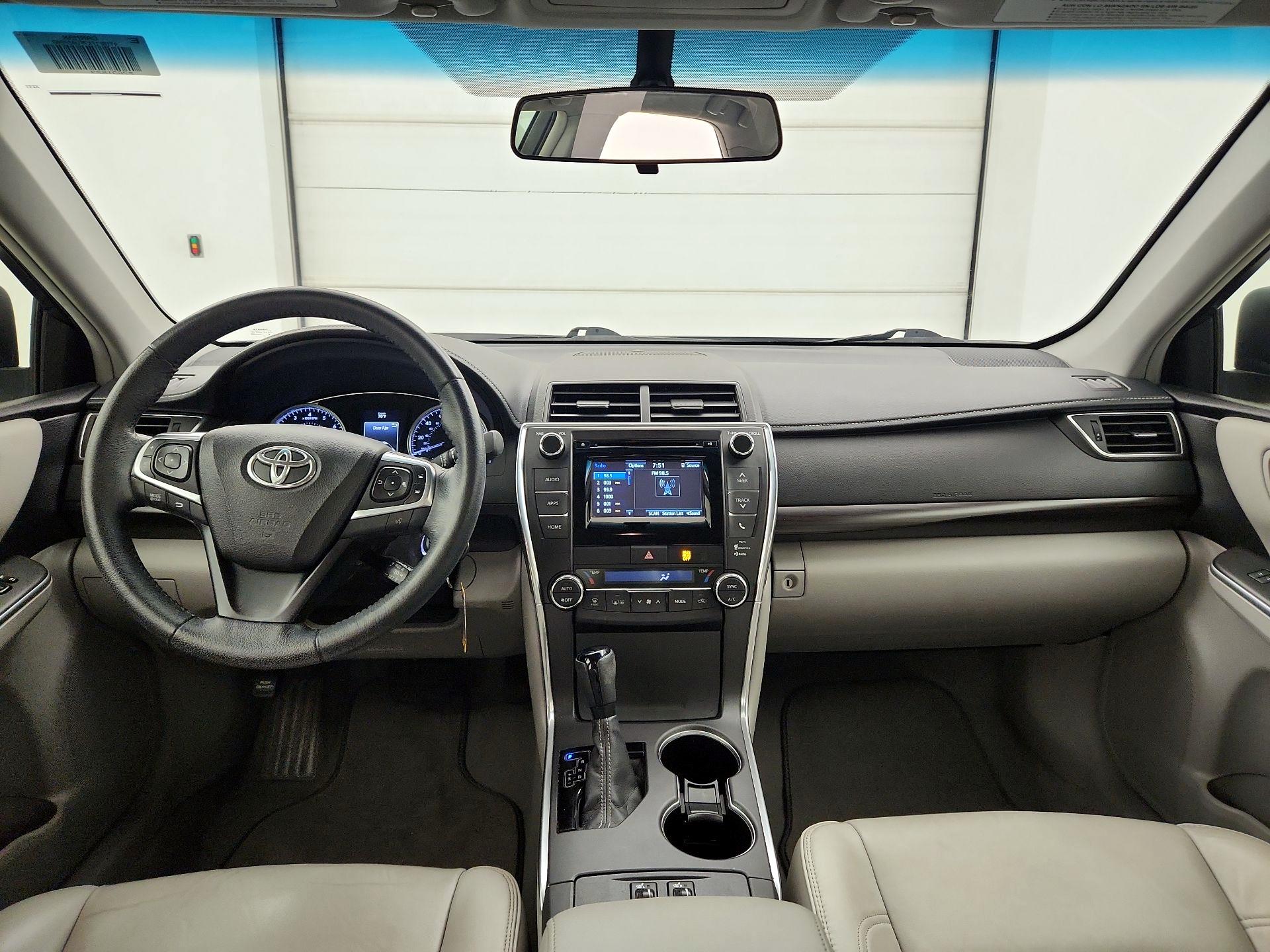 Thumbnail: 2015 Toyota Camry - 9