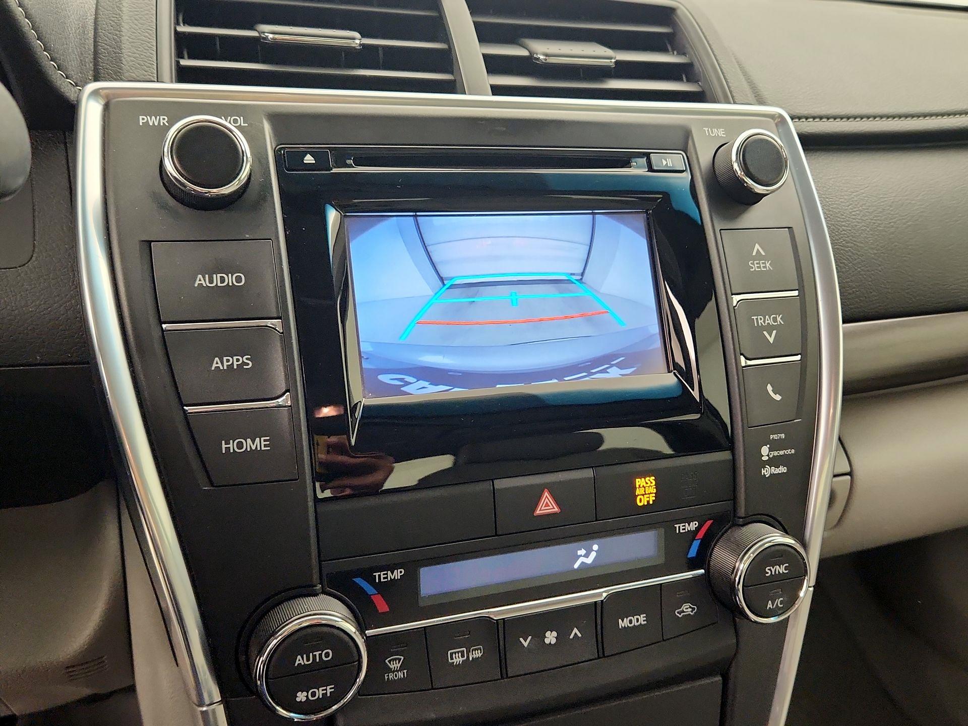 Thumbnail: 2015 Toyota Camry - 14