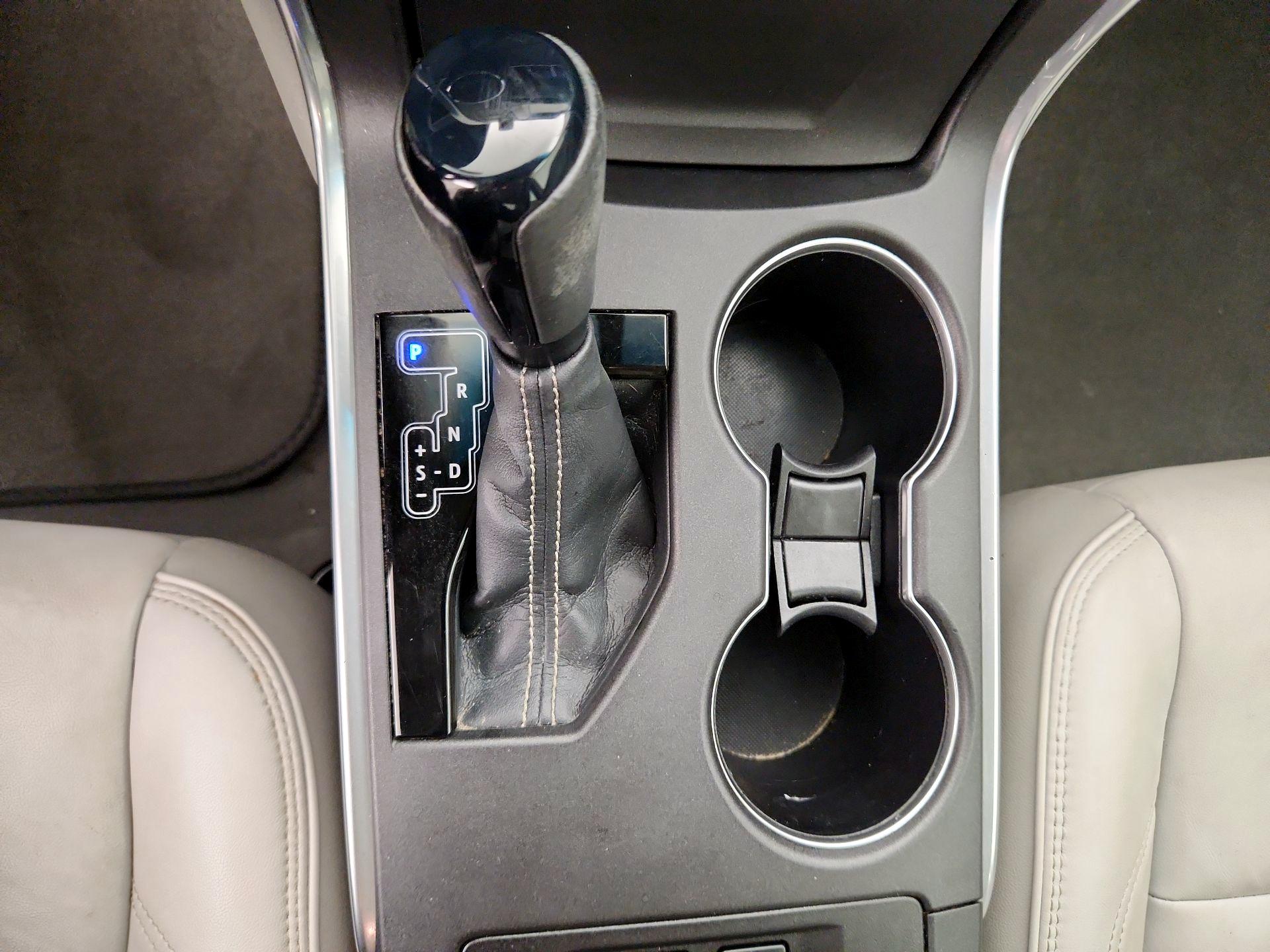 Thumbnail: 2015 Toyota Camry - 17