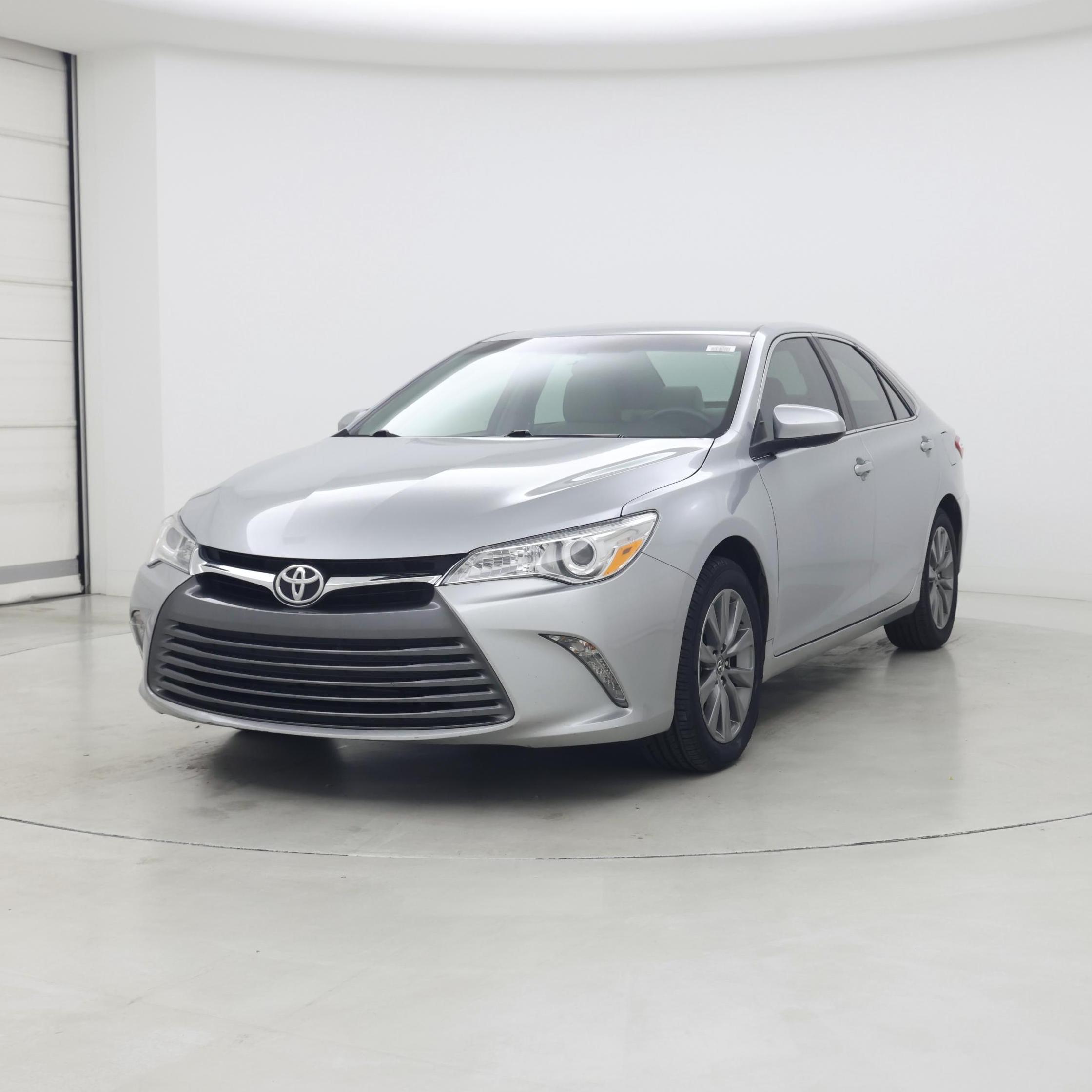 Thumbnail: 2015 Toyota Camry - 4
