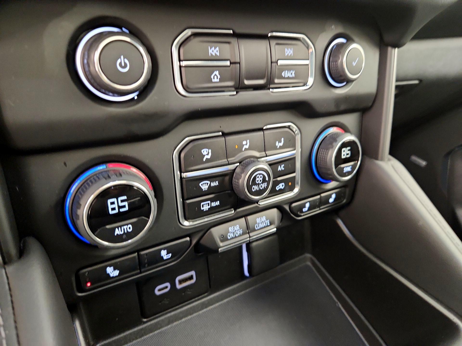 Thumbnail: 2024 Chevrolet Tahoe - 16