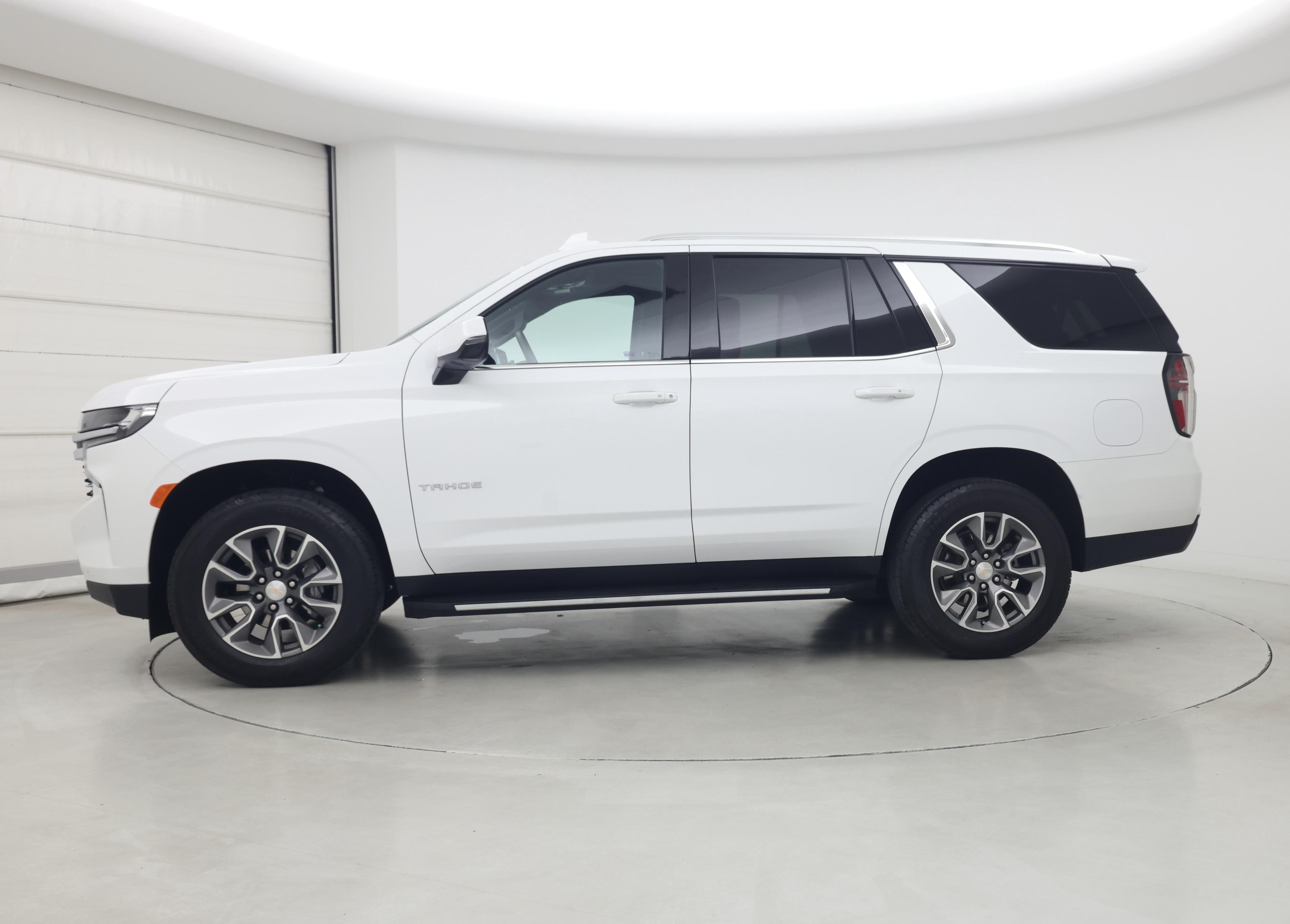 Thumbnail: 2024 Chevrolet Tahoe - 3