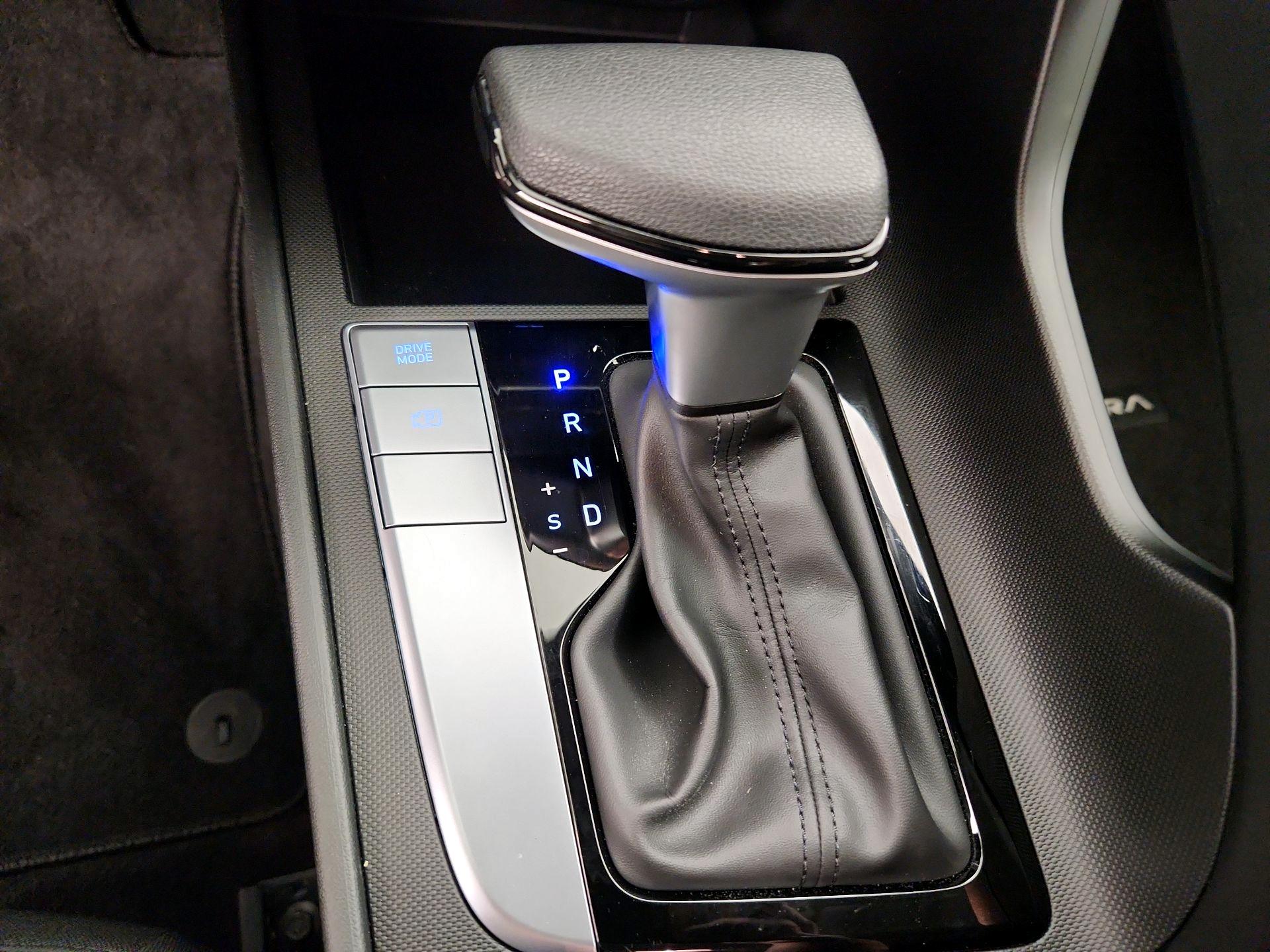 Thumbnail: 2024 Hyundai Elantra - 18