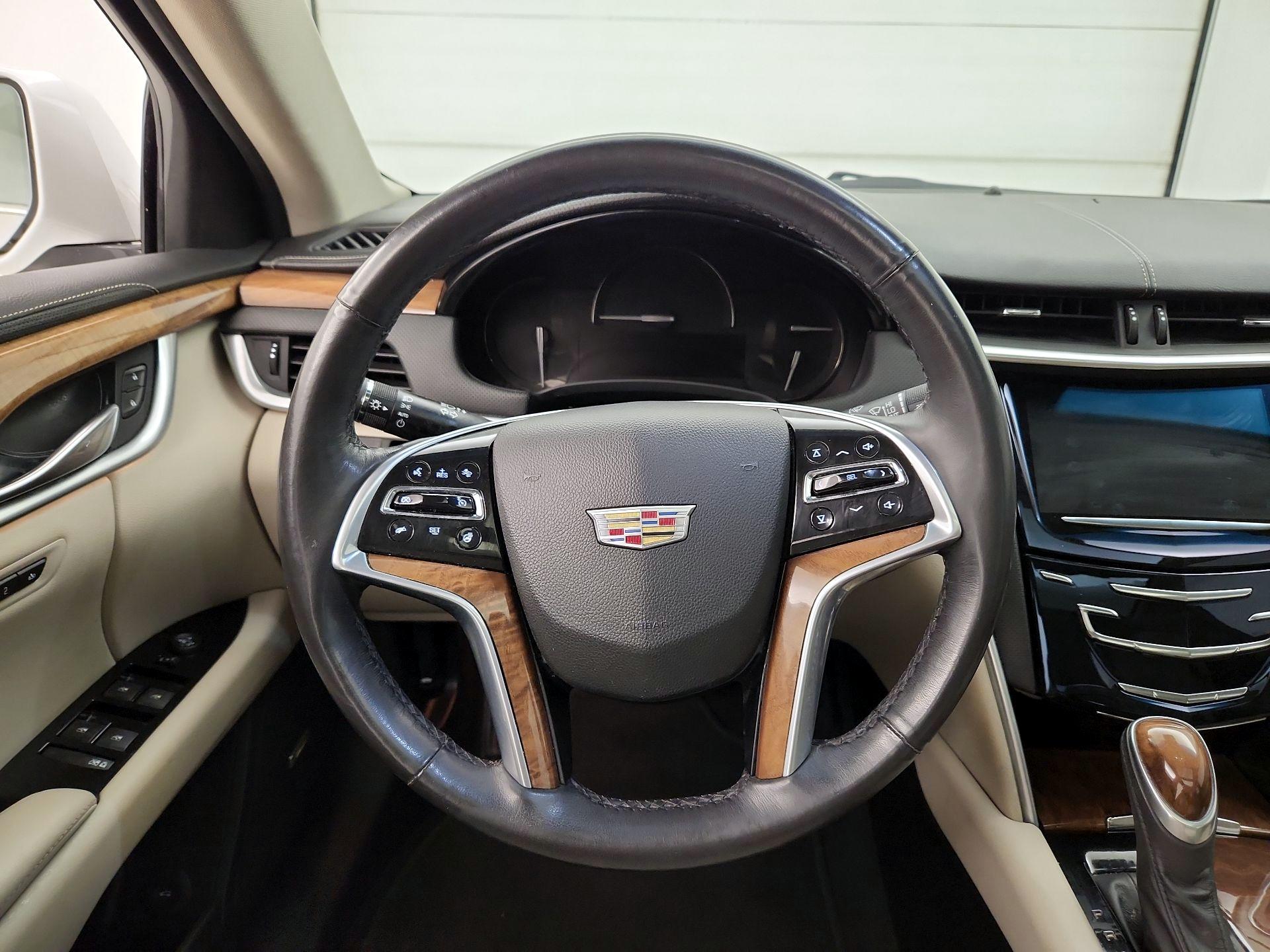 Thumbnail: 2019 Cadillac XTS - 10