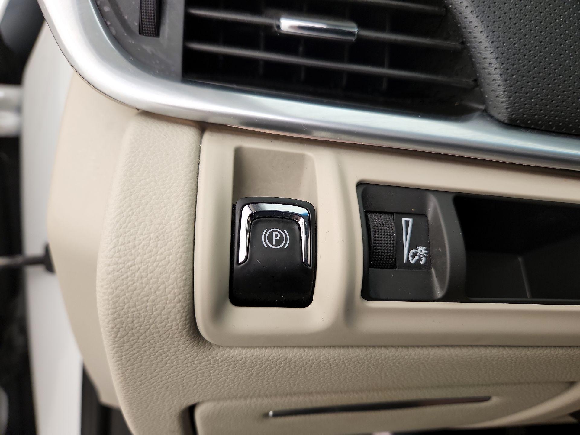 Thumbnail: 2019 Cadillac XTS - 13