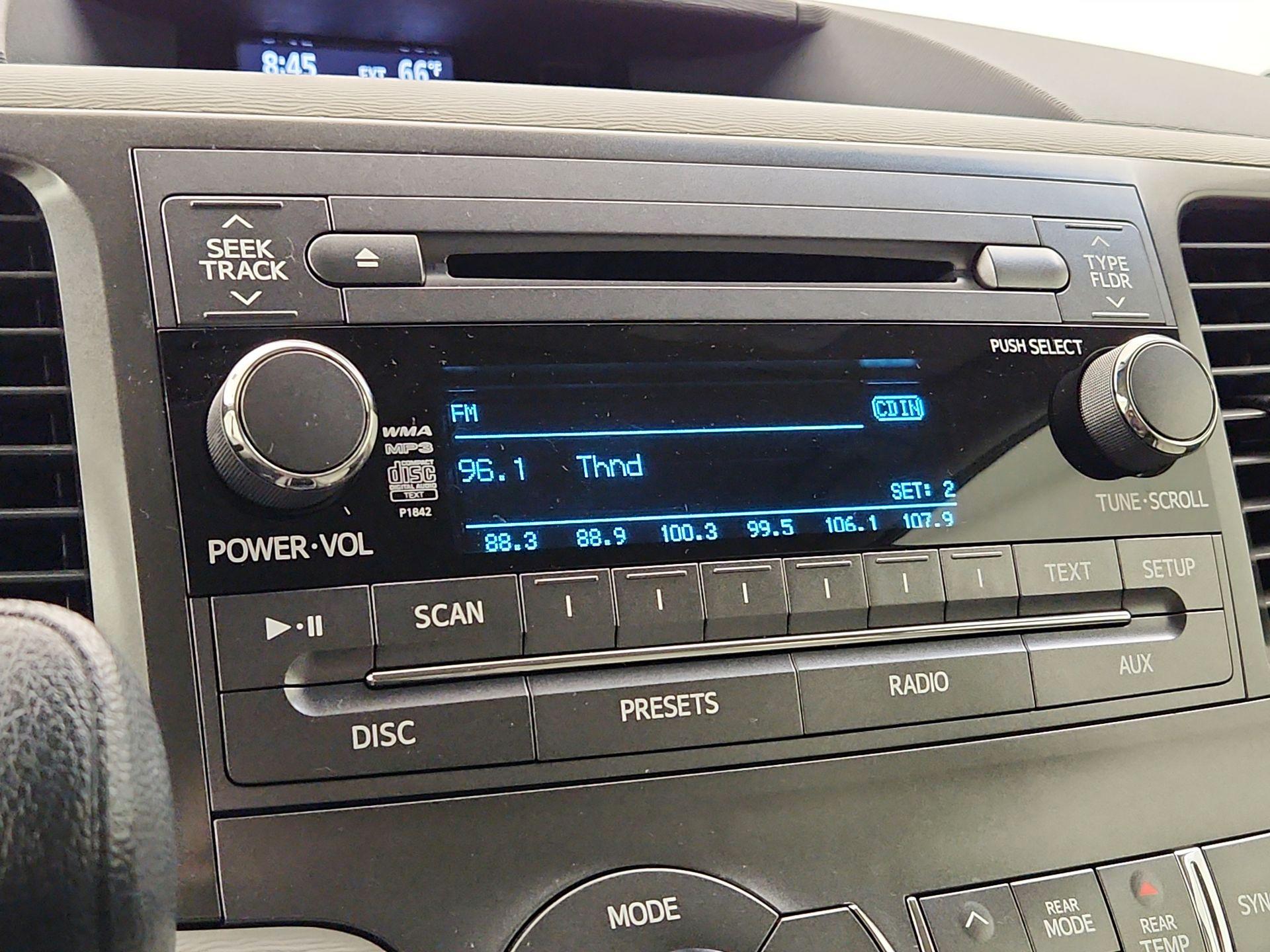Thumbnail: 2014 Toyota Sienna - 15