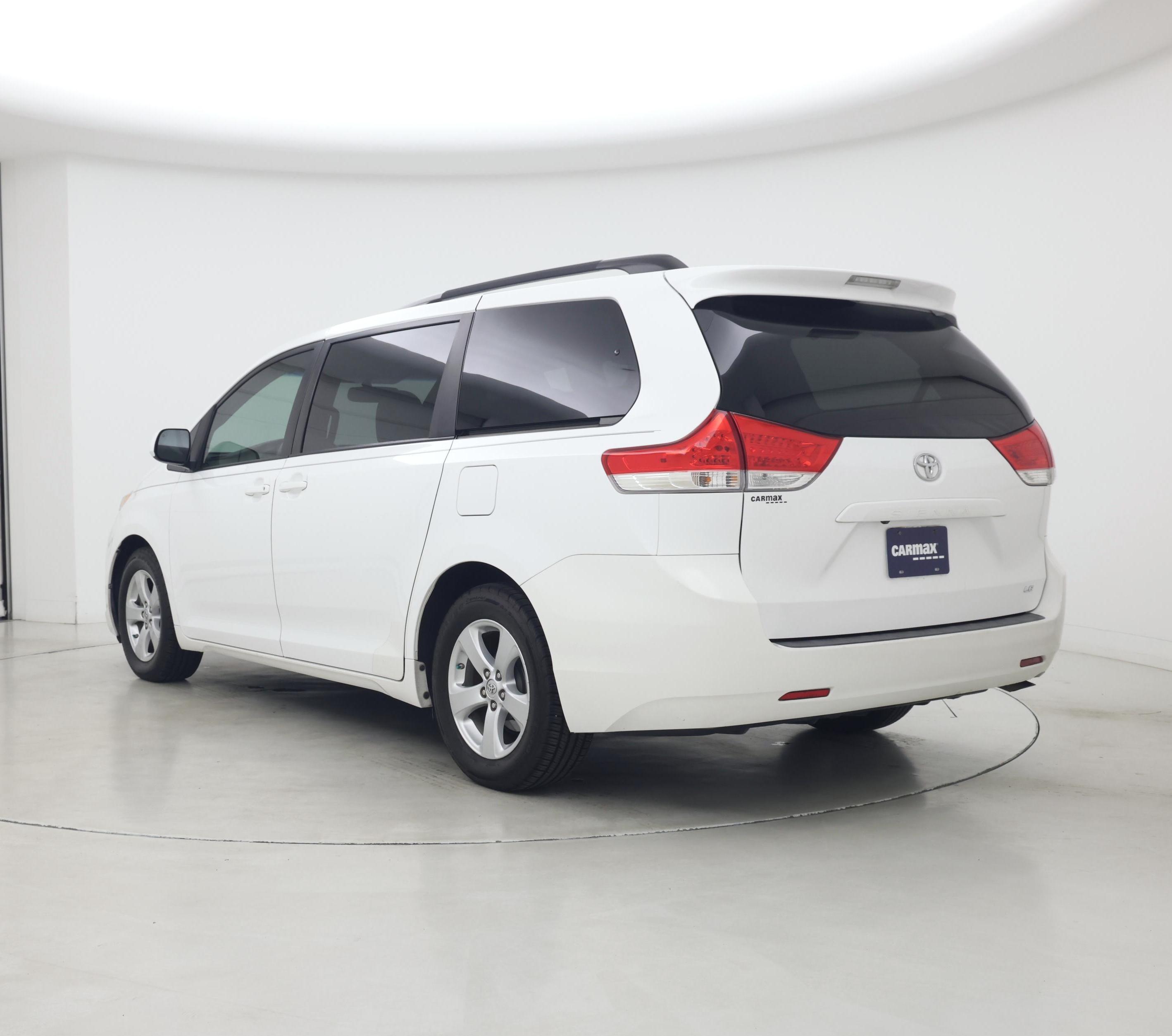 Thumbnail: 2014 Toyota Sienna - 2