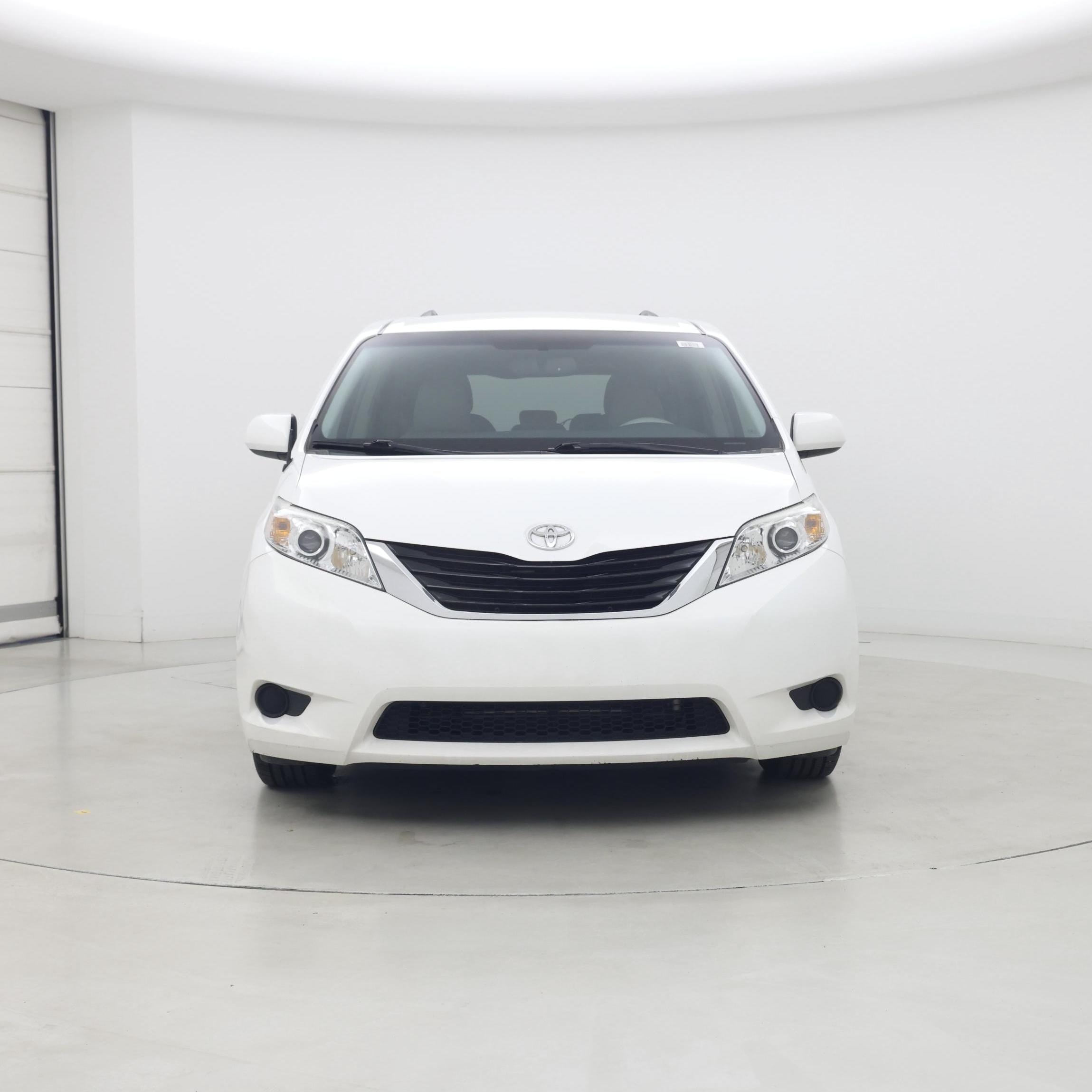 Thumbnail: 2014 Toyota Sienna - 5