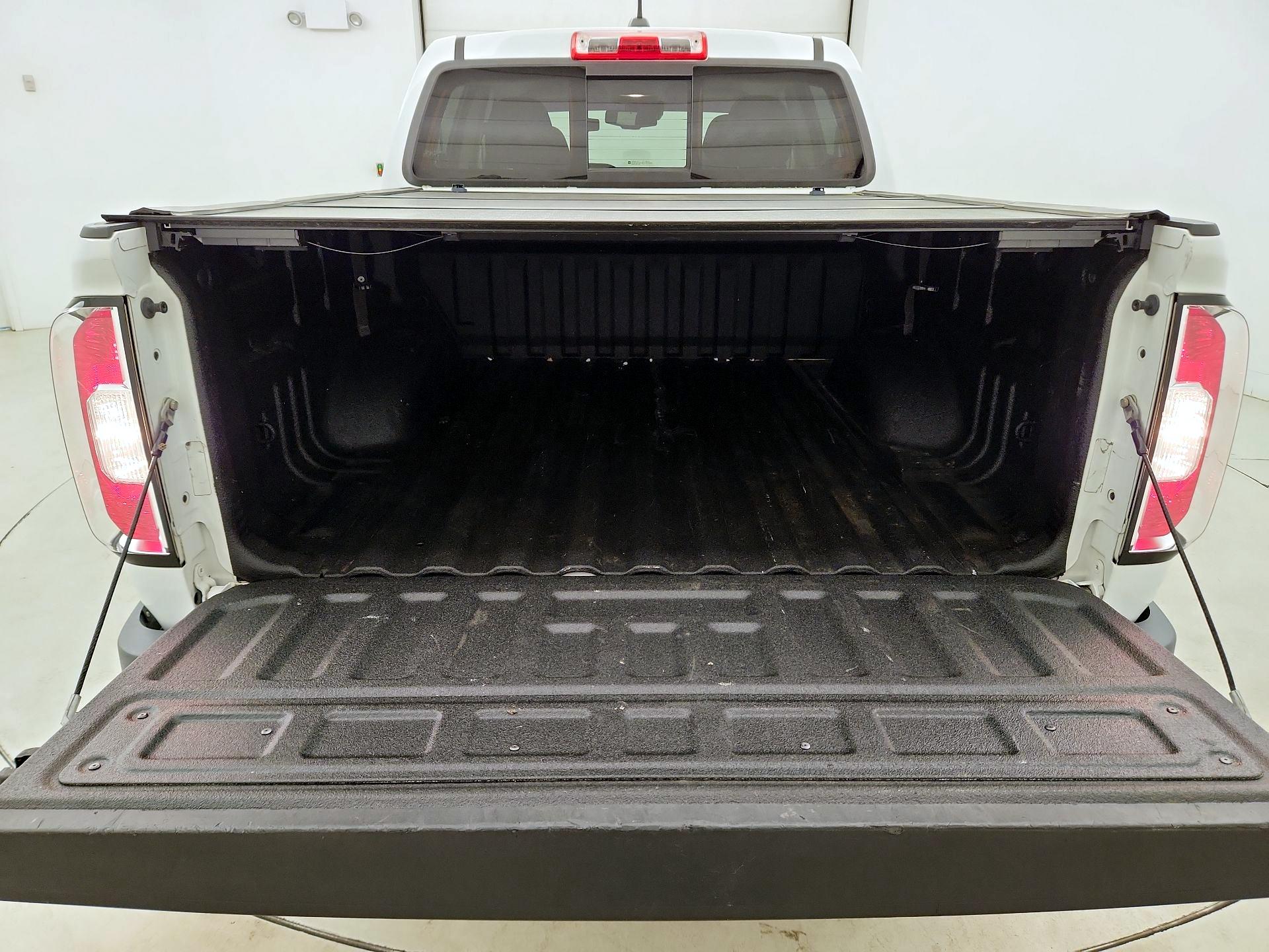 Thumbnail: 2016 GMC Canyon - 19