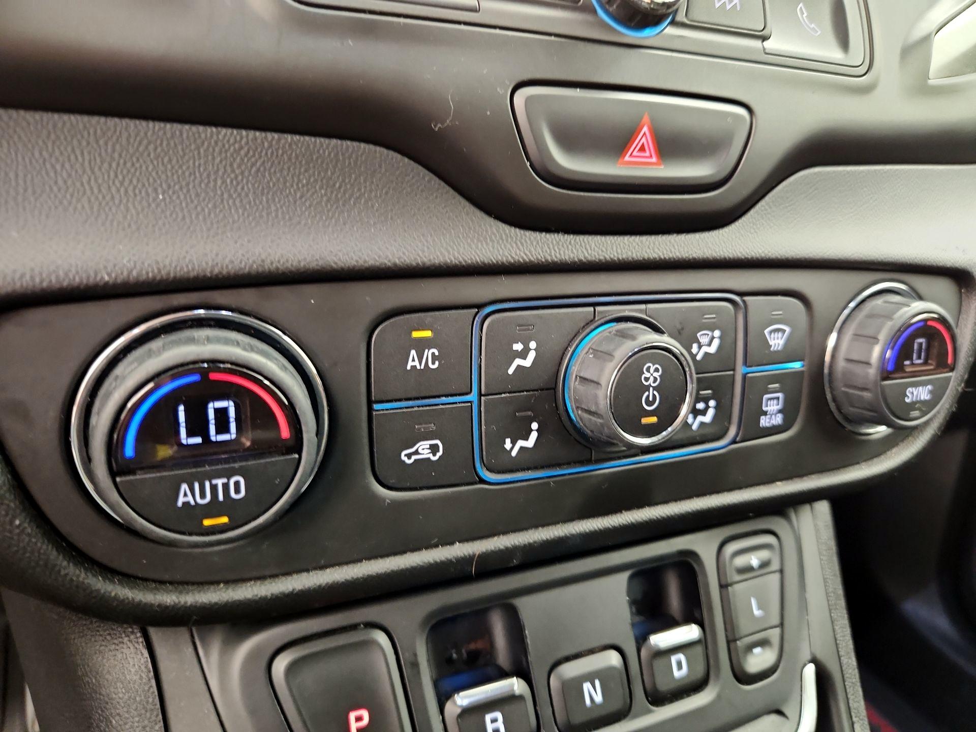 Thumbnail: 2018 GMC Terrain - 16
