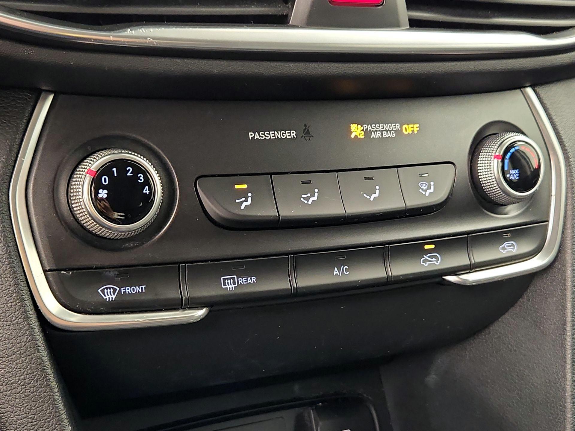 Thumbnail: 2019 Hyundai Santa Fe - 16