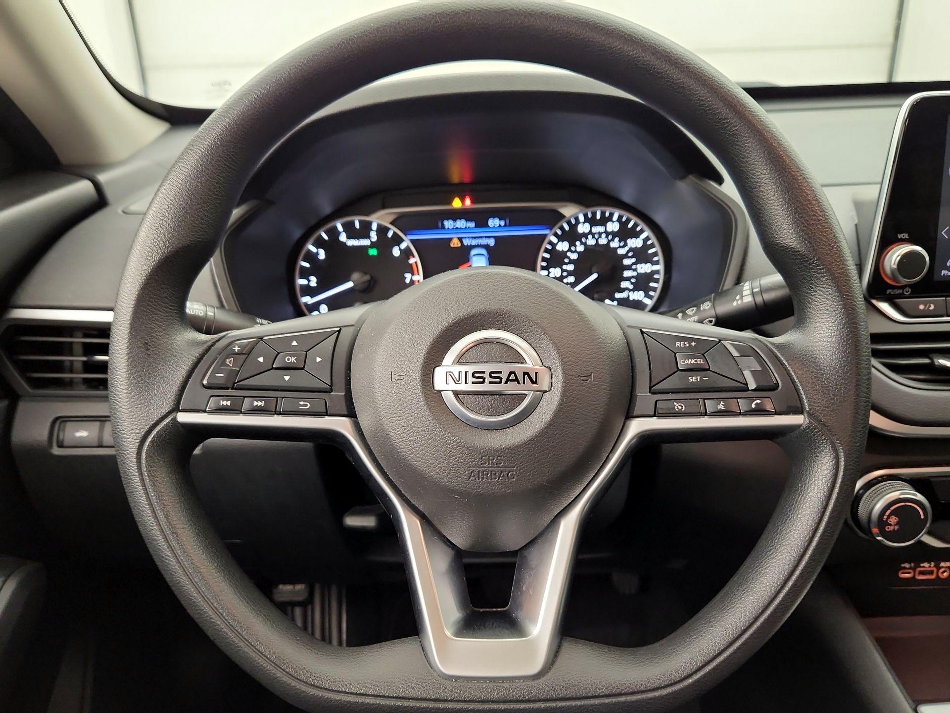 Thumbnail: 2020 Nissan Altima - 10