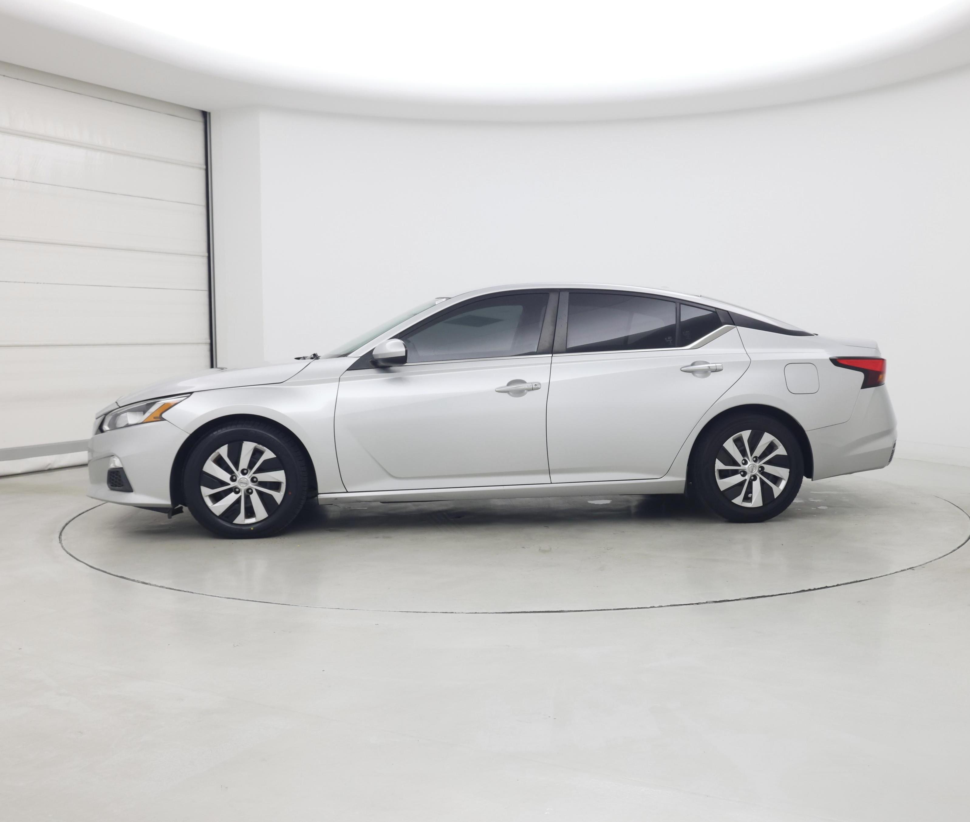 Thumbnail: 2020 Nissan Altima - 3