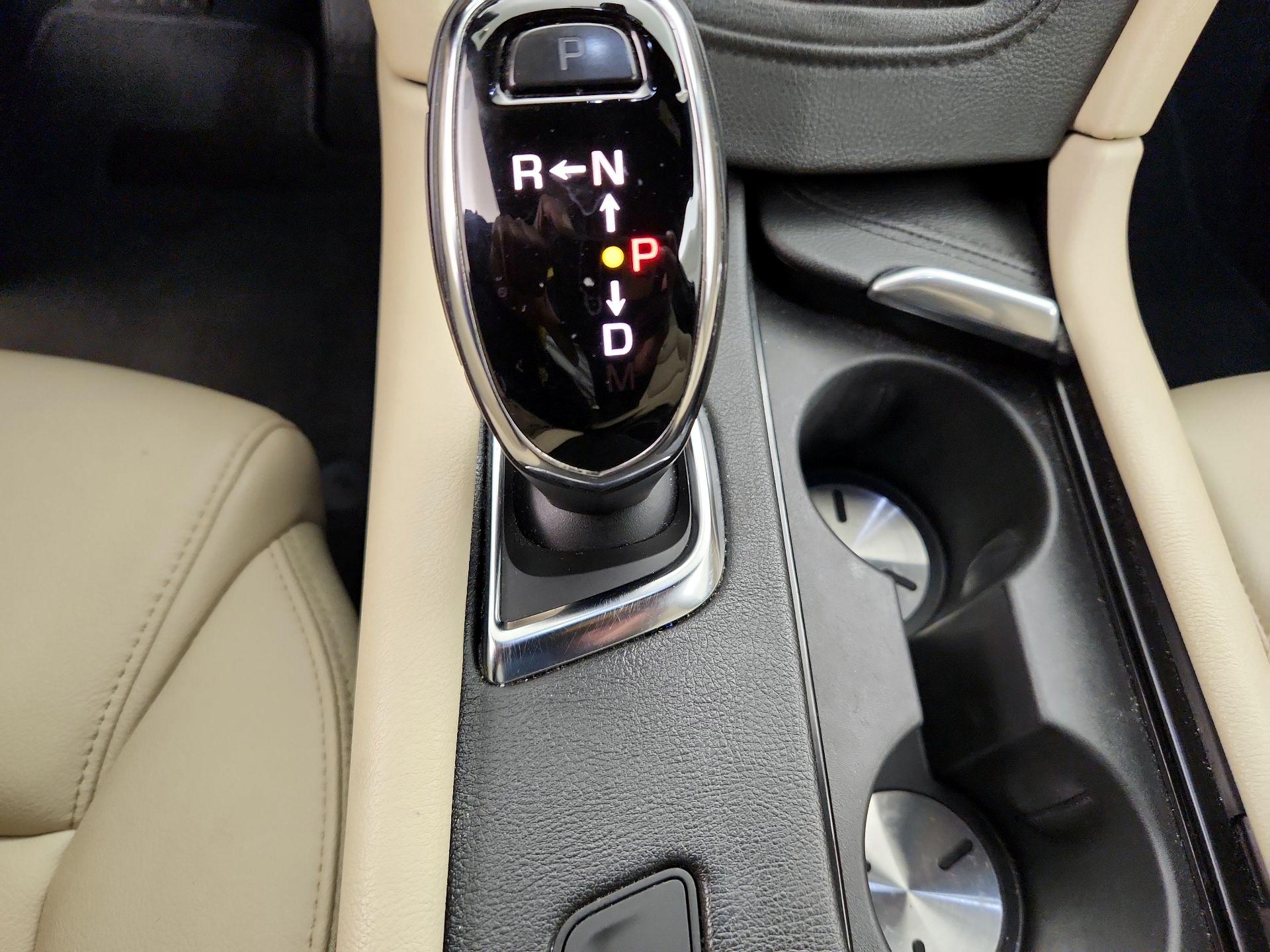 Thumbnail: 2017 Cadillac XT5 - 17
