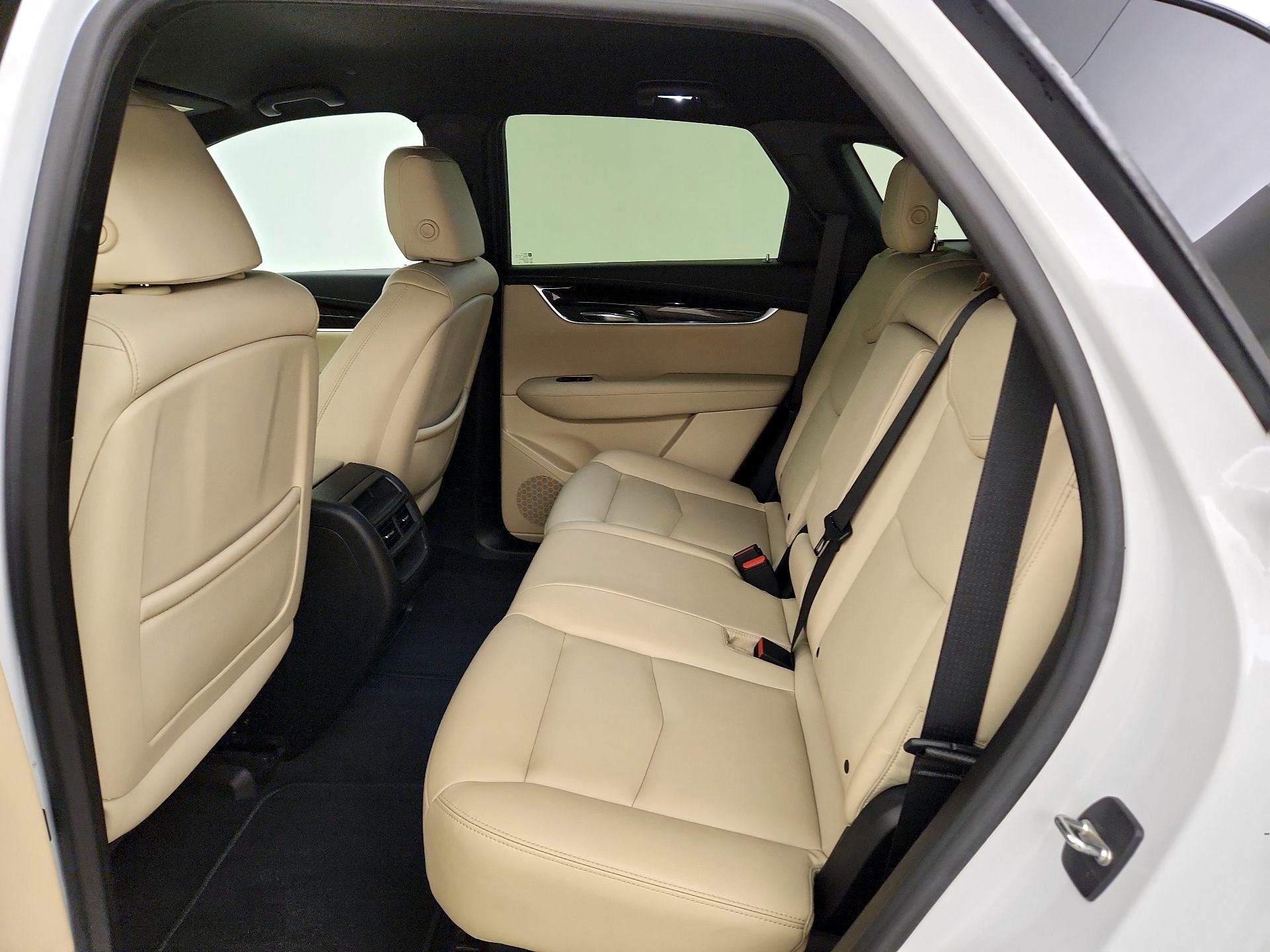 Thumbnail: 2017 Cadillac XT5 - 19