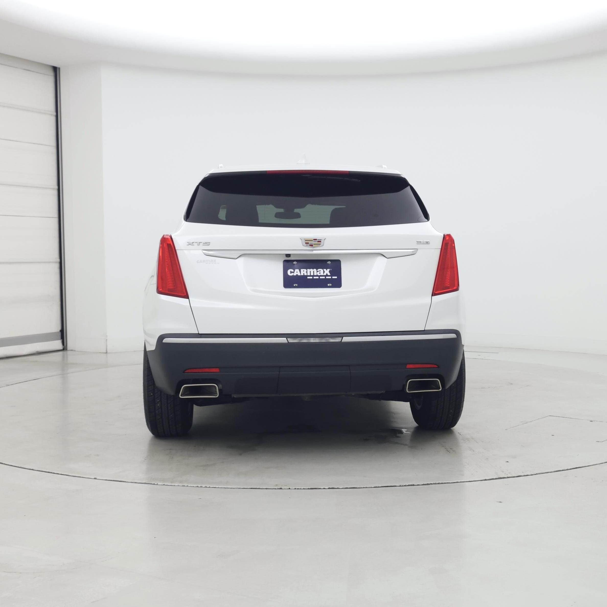 Thumbnail: 2017 Cadillac XT5 - 6