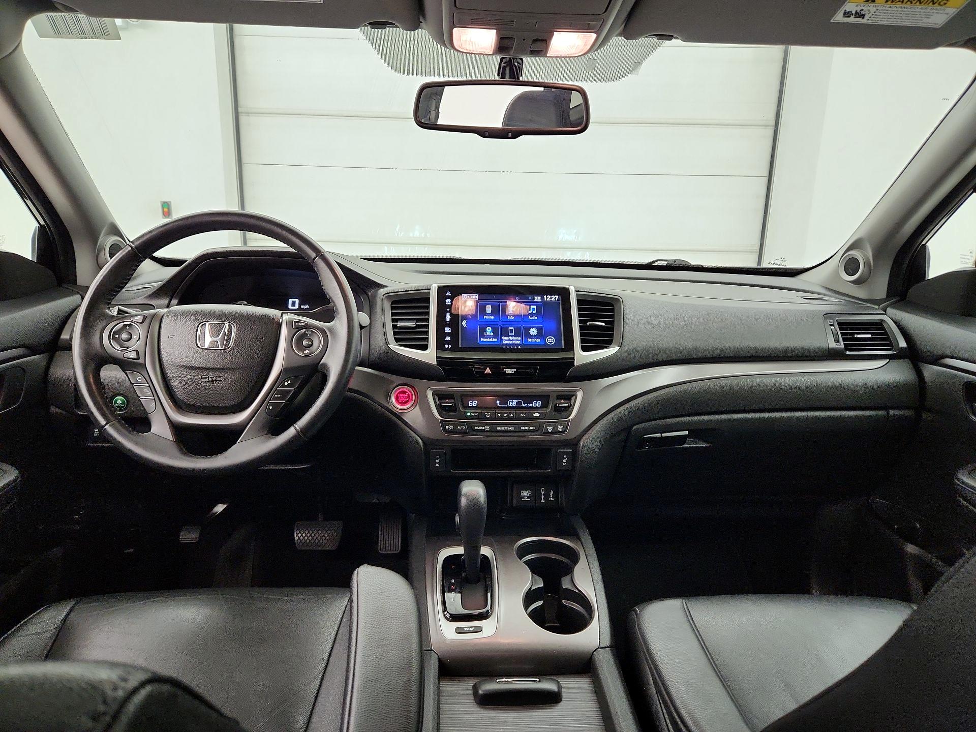 Thumbnail: 2017 Honda Pilot - 9