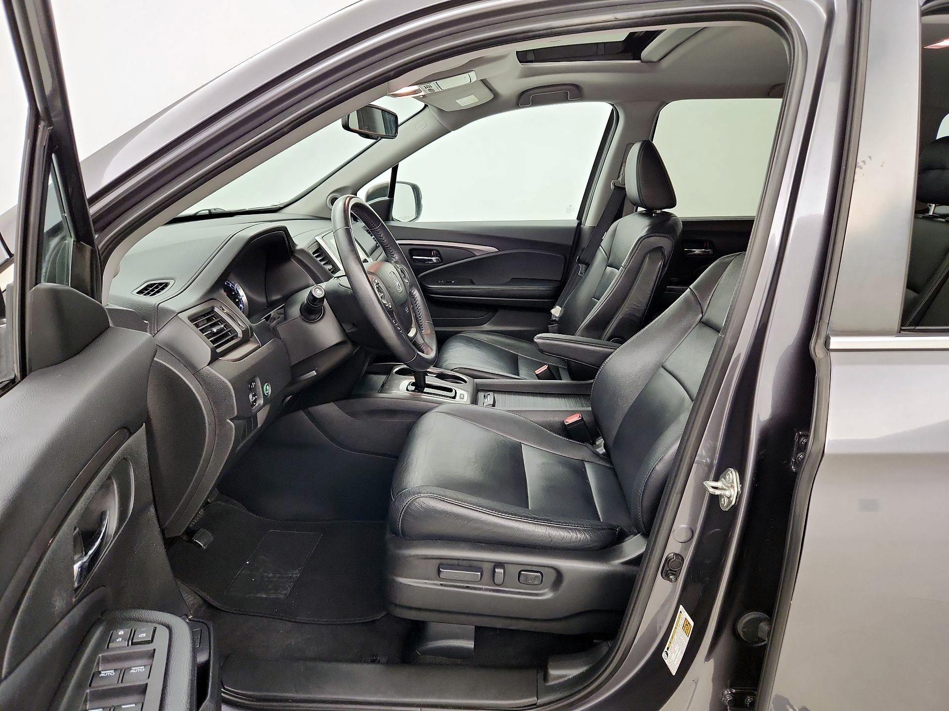 Thumbnail: 2017 Honda Pilot - 11