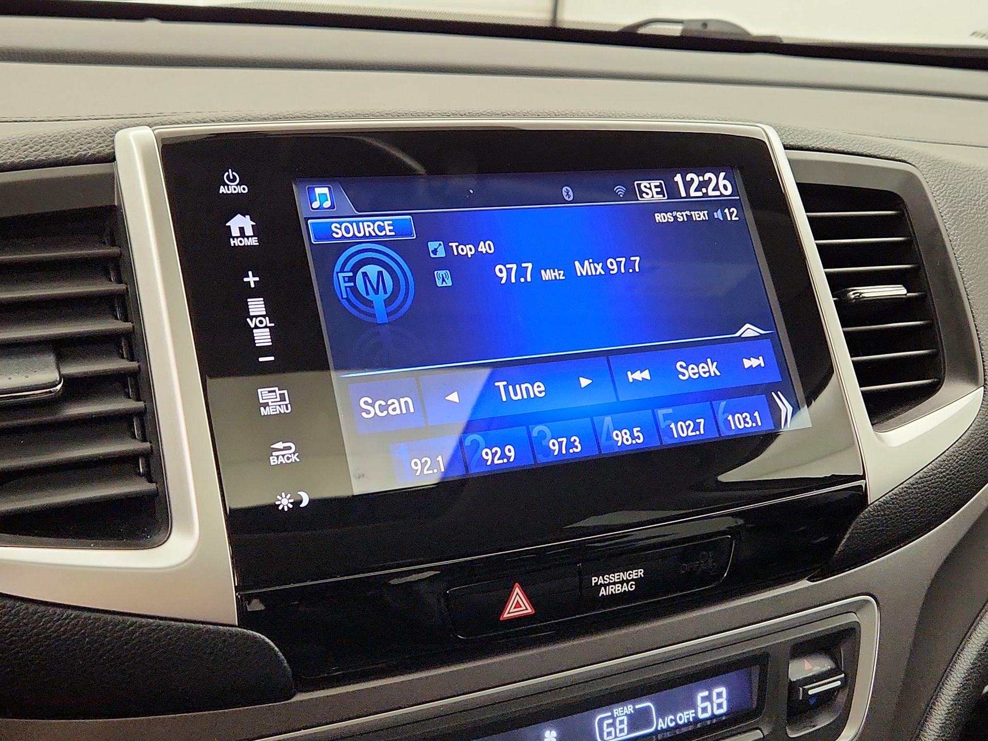 Thumbnail: 2017 Honda Pilot - 15