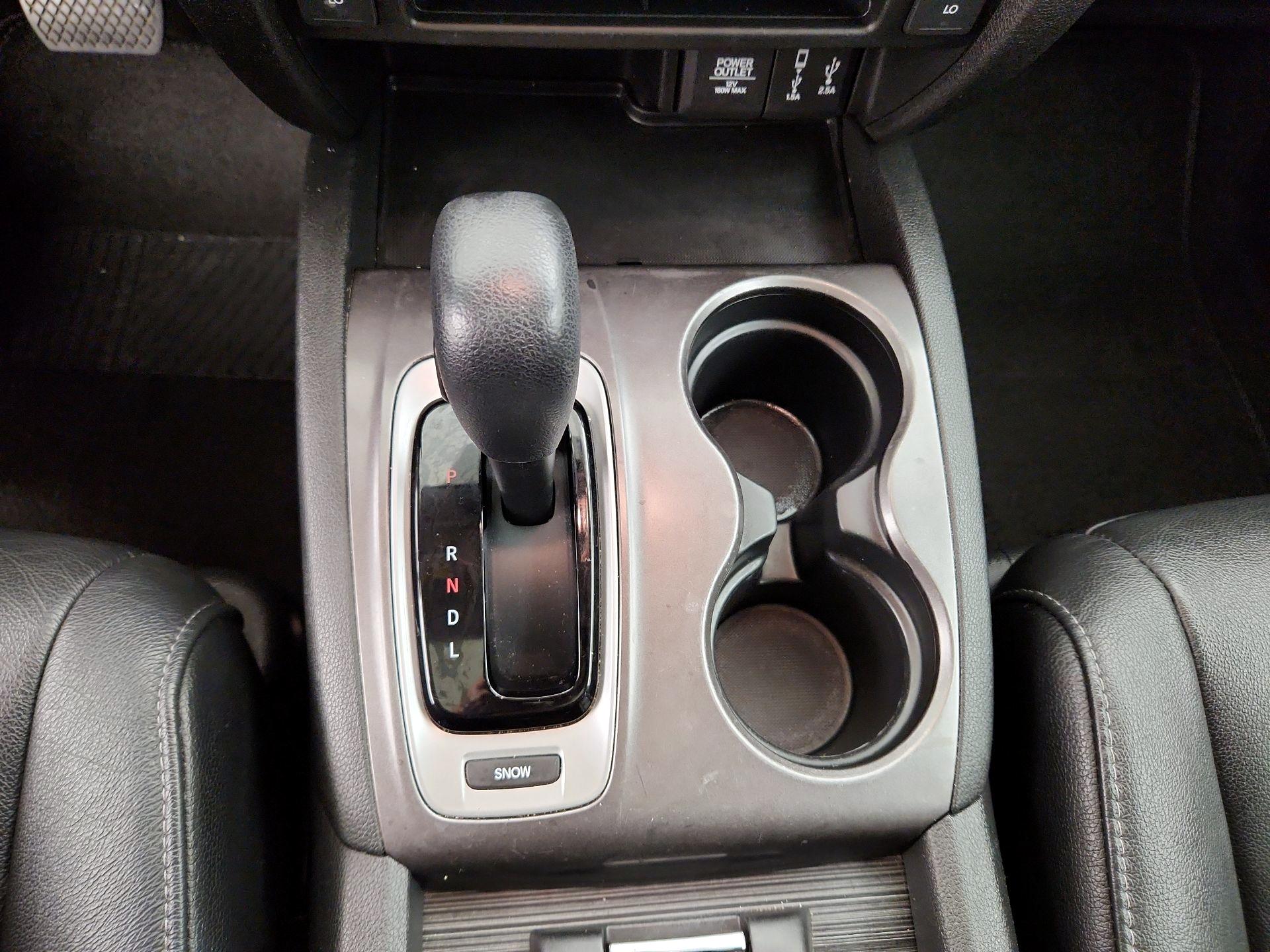 Thumbnail: 2017 Honda Pilot - 17