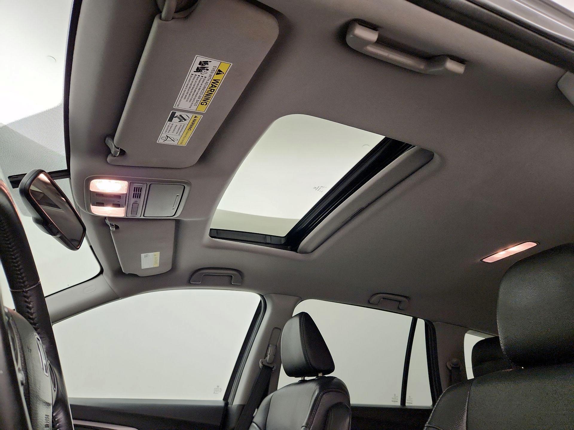 Thumbnail: 2017 Honda Pilot - 19