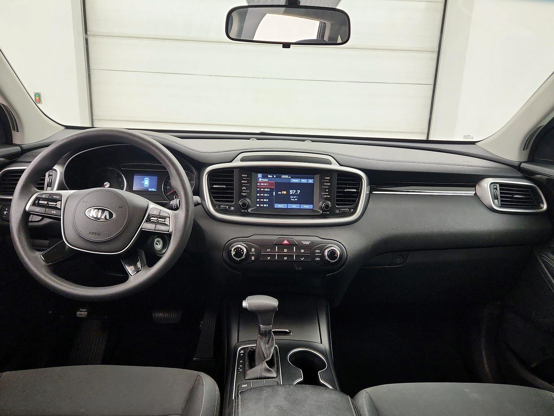 Thumbnail: 2019 Kia Sorento - 9
