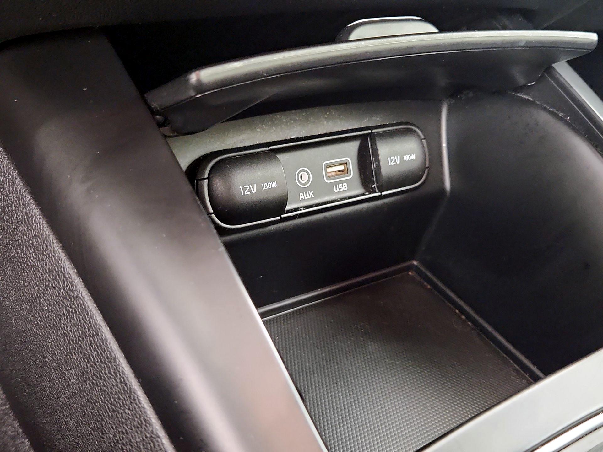Thumbnail: 2019 Kia Sorento - 18