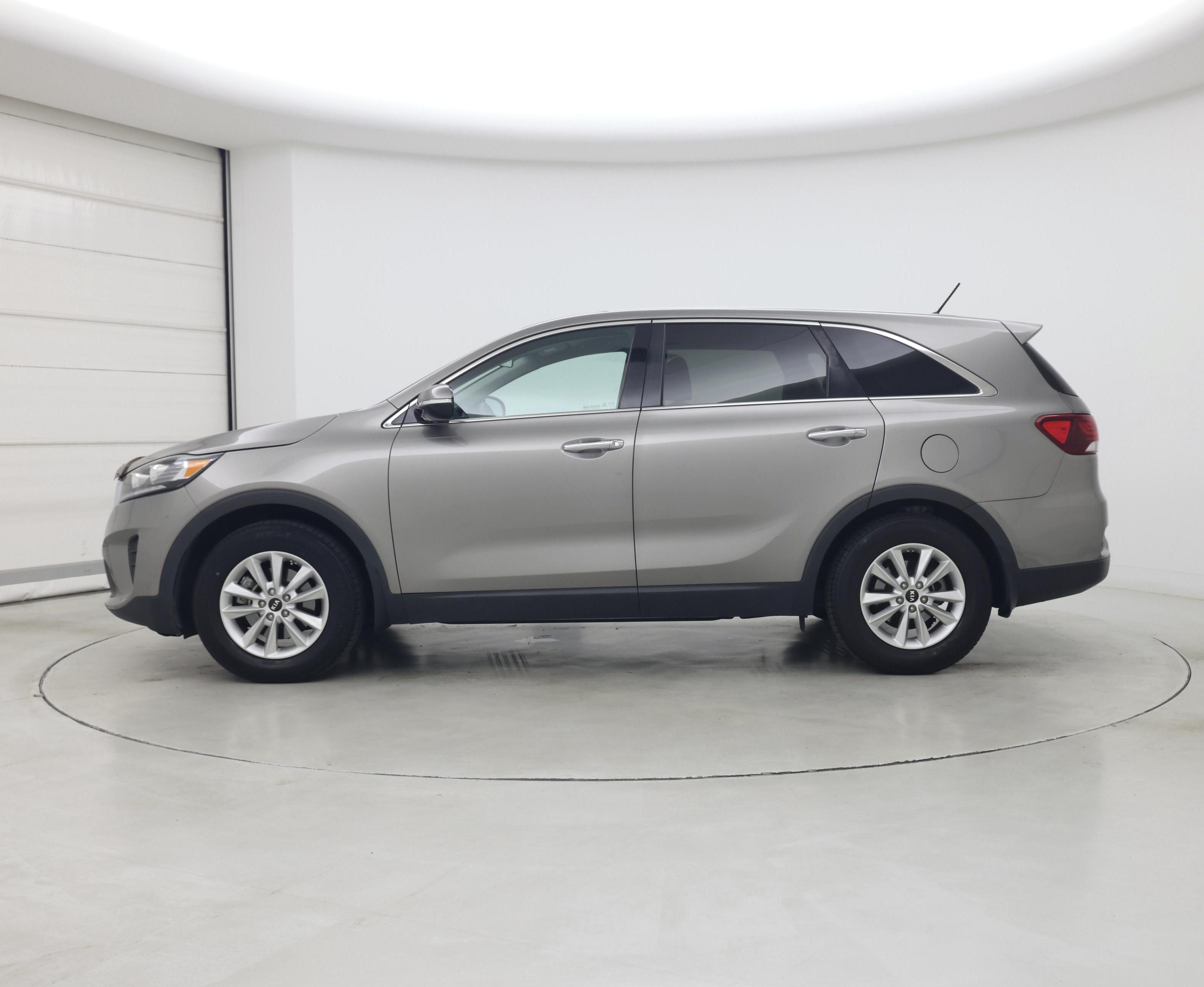 Thumbnail: 2019 Kia Sorento - 3
